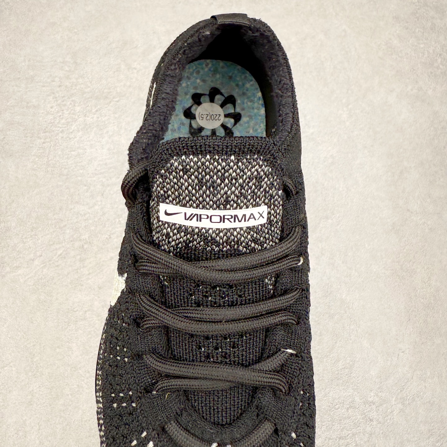 图片[5]-＃纯原福利 NK Air VaporMax 2023 Flyknit FK 2023款大气垫系列低帮针织休闲运动全掌气垫慢跑鞋 原楦原纸版数据开发 采用全新双层纹路织法Flyknit织法编织鞋面材质 搭载原数据开发全掌Air Max球状透明缓震气垫 外置橡胶外底模块 NK Air VaporMax系列自2017年初问世以来 就凭借着独特的设计和超棒的脚感 成为了时尚潮人和跑步爱好者们的心头好 鞋底前侧加入Mini Swoosh 设计 与鞋身相呼应 鞋面采用 Flyknit 材质制成 可以提供出色包裹性的同时 也有着不错的透气效果 最后黄色气垫收尾 完善整双鞋设计 尺码：36 36.5 37.5 38 38.5 39 40 40.5 41 42 42.5 43 44 44.5 45-选品中心