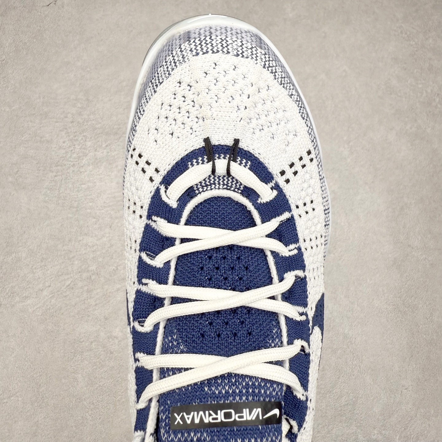 图片[4]-＃纯原福利 NK Air VaporMax 2023 Flyknit FK 2023款大气垫系列低帮针织休闲运动全掌气垫慢跑鞋 原楦原纸版数据开发 采用全新双层纹路织法Flyknit织法编织鞋面材质 搭载原数据开发全掌Air Max球状透明缓震气垫 外置橡胶外底模块 NK Air VaporMax系列自2017年初问世以来 就凭借着独特的设计和超棒的脚感 成为了时尚潮人和跑步爱好者们的心头好 鞋底前侧加入Mini Swoosh 设计 与鞋身相呼应 鞋面采用 Flyknit 材质制成 可以提供出色包裹性的同时 也有着不错的透气效果 最后黄色气垫收尾 完善整双鞋设计 尺码：36 36.5 37.5 38 38.5 39 40 40.5 41 42 42.5 43 44 44.5 45-选品中心