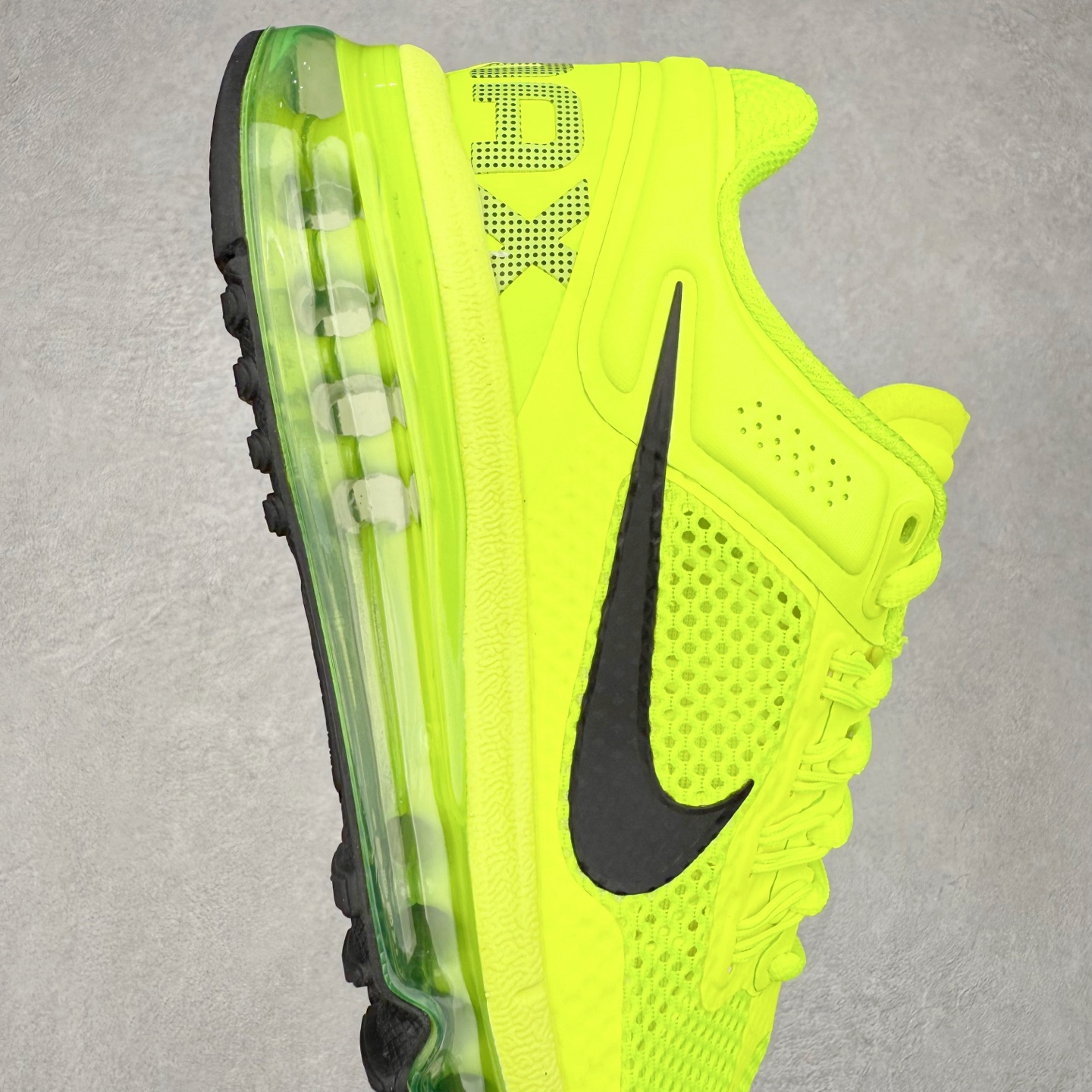 图片[6]-NK Air Max 2013 经典舒适时尚耐磨透气低帮气垫跑步鞋 HF3660-700 携时尚设计闪亮回归 出众有型 采用网眼布细节和运动风无缝覆面 助你保持清爽感受 塑就焕新造型 经典 Flywire 设计搭配经典全掌型 Max Air 缓震配置 缔造出众舒适感和支撑效果实拍调校N版已经零色差零失真 百分百还原实物色彩所见即所得 不存在货不对板色差等低级问题 选购参考实物拍摄 不混卖不参货 只用心做好货严格选品 承诺混一赔十 尺码：36 36.5 37.5 38 38.5 39 40 40.5 41 42 42.5 43 44 44.5 45 46-选品中心