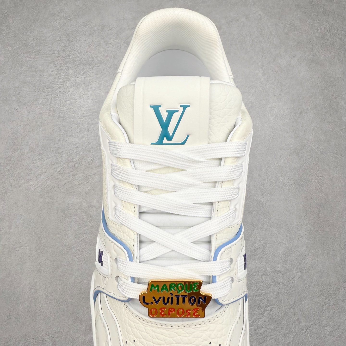 图片[5]-Louis Vuitton Trainer lv时装走秀运动鞋 完美鞋型超高的清洁度 零毛边线头瑕疵 全套原楦原纸版原鞋开模 全网最具灵魂的版型 正确原装黄色鞋盒 正确中底印花 鞋面印花3D高频深度立体 全鞋电脑针车 紧密相连 针距密度一致 环保乳胶注塑鞋垫 厚度脚感还原原版 皮面裁剪部位 统一油边封口工艺 原装橡胶大底含胶量大底组合零偏差 专柜全套包装 防尘袋 说明书 质保卡 男女鞋 尺码：35 36 37 38 39 40 41 42 43 44 45-选品中心