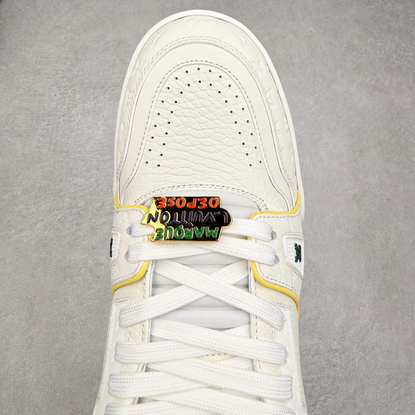 图片[4]-Louis Vuitton Trainer lv时装走秀运动鞋 完美鞋型超高的清洁度 零毛边线头瑕疵 全套原楦原纸版原鞋开模 全网最具灵魂的版型 正确原装黄色鞋盒 正确中底印花 鞋面印花3D高频深度立体 全鞋电脑针车 紧密相连 针距密度一致 环保乳胶注塑鞋垫 厚度脚感还原原版 皮面裁剪部位 统一油边封口工艺 原装橡胶大底含胶量大底组合零偏差 专柜全套包装 防尘袋 说明书 质保卡 男女鞋 尺码：35 36 37 38 39 40 41 42 43 44 45-选品中心