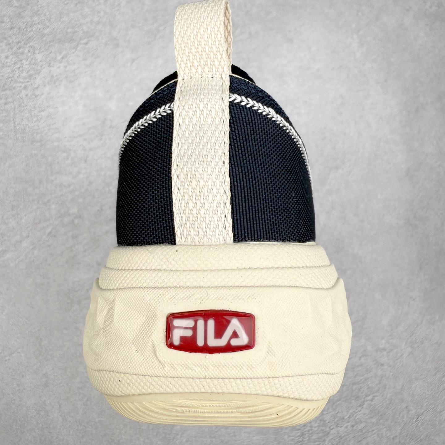 图片[8]-FILA ROCK 斐乐岩石鞋舒适百搭轻便耐磨透气减震低帮帆布鞋 FUSION 系列传承了 FILA 的百年基因，融入年轻运动及潮流文化，成为引领变革、创新突破的一代。以“1+N” 的跨界合作模式重现经典的同时创造经典。带来最出其不意的跨界合作惊喜。同时，FILAFUSION把FILA 的 DNA 融入到定制体验里，你可以随心制造厲于你的产品。FILA FUSION 的鞋家族涵盖了老爹鞋、跑步鞋、网球鞋、季节款。风格复古新潮，满足了时尚人士出行及各类运动的搭配需求，成为当下年轻人筷拥的鞋类品牌之一。FILA FUSION 走进年轻人的世界，通过年轻人运动，街舞，滑板，篮球，展现 FILA FUSION 的潮流态度和年轻文化。FILA FUSION 认为末来属于引领变革、创新突破的年轻一代，让我们一起构成 FILA 未来的蓝图吧！尺码：35.5 36 36.5 37.5 38 38.5 39 40 40.5 41 42 42.5 43 44 44.5 45 45.5-选品中心