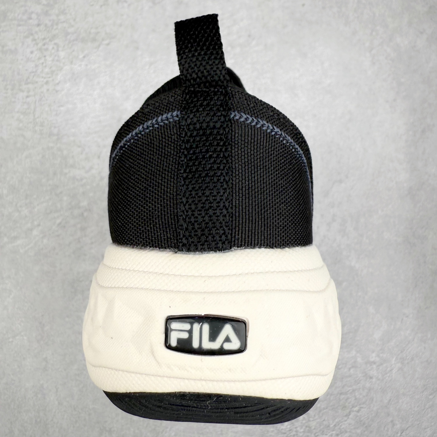 图片[8]-FILA ROCK 斐乐岩石鞋舒适百搭轻便耐磨透气减震低帮帆布鞋 FUSION 系列传承了 FILA 的百年基因，融入年轻运动及潮流文化，成为引领变革、创新突破的一代。以“1+N” 的跨界合作模式重现经典的同时创造经典。带来最出其不意的跨界合作惊喜。同时，FILAFUSION把FILA 的 DNA 融入到定制体验里，你可以随心制造厲于你的产品。FILA FUSION 的鞋家族涵盖了老爹鞋、跑步鞋、网球鞋、季节款。风格复古新潮，满足了时尚人士出行及各类运动的搭配需求，成为当下年轻人筷拥的鞋类品牌之一。FILA FUSION 走进年轻人的世界，通过年轻人运动，街舞，滑板，篮球，展现 FILA FUSION 的潮流态度和年轻文化。FILA FUSION 认为末来属于引领变革、创新突破的年轻一代，让我们一起构成 FILA 未来的蓝图吧！尺码：35.5 36 36.5 37.5 38 38.5 39 40 40.5 41 42 42.5 43 44 44.5 45 45.5-选品中心