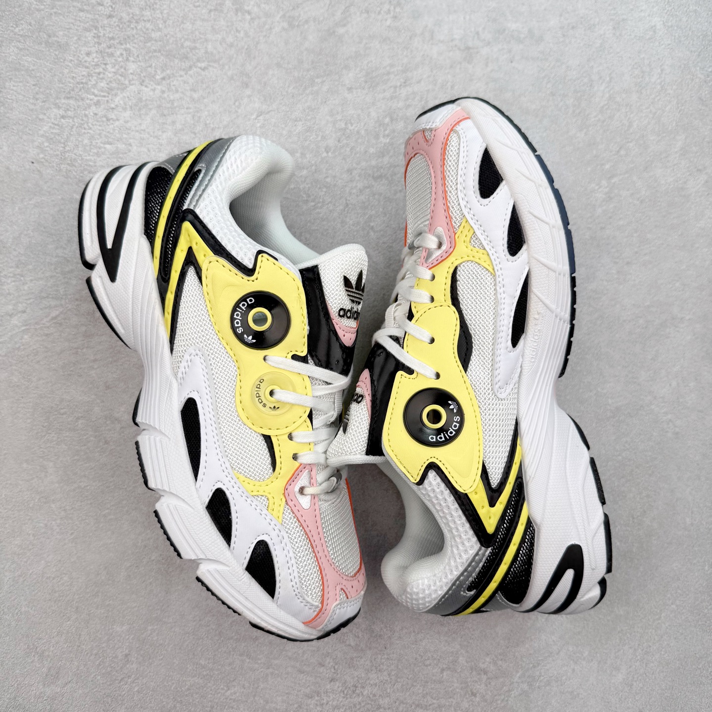 图片[3]-AD Original Astir 耐磨复古运动休闲鞋 鞋款灵感来自2000年代的跑步款式 鞋面和超大号孔眼进行更新复古色系搭配经典蓝白色 金色线条贯穿鞋身 增强鞋整体的流线感拼接设计 整体更显得有层次感，更有老爹鞋的味道网面透气设计 夏日出门也不会感到闷脚既舒适又透气带点稍微厚底的中底特殊材料 上脚偏软非常显高显瘦 休闲运动都可以搭配 尺码：35.5 36 36.5 37.5 38 38.5 39 40 40.5 41 42 42.5 43 44 44.5 45-选品中心