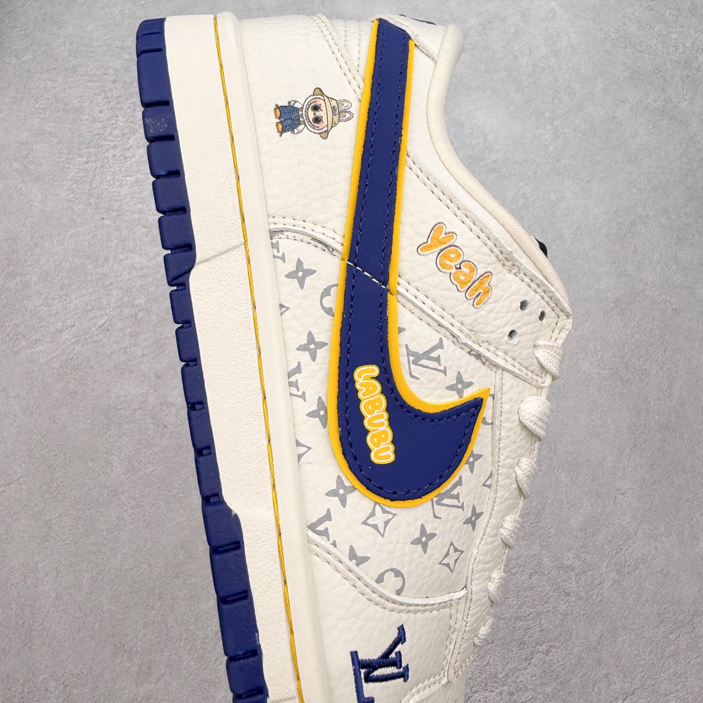 图片[6]-NK Dunk Low 定制配色 SC0601-457 大厂出品 极力推荐 原装头层材料 独家版型蒸餾加工帶來的是更好的视觉和脚感体验大厂纯原品质出货 清洁度 电绣工艺 皮料切割干净无任何毛边 细节完美 实拍调校N版已经零色差零失真 百分百还原实物色彩所见即所得 不存在货不对板色差等低级问题 选购参考实物拍摄 不混卖不参货 只用心做好货严格选品 承诺混一赔十 尺码：36 36.5 37.5 38 38.5 39 40 40.5 41 42 42.5 43 44 44.5 45-选品中心