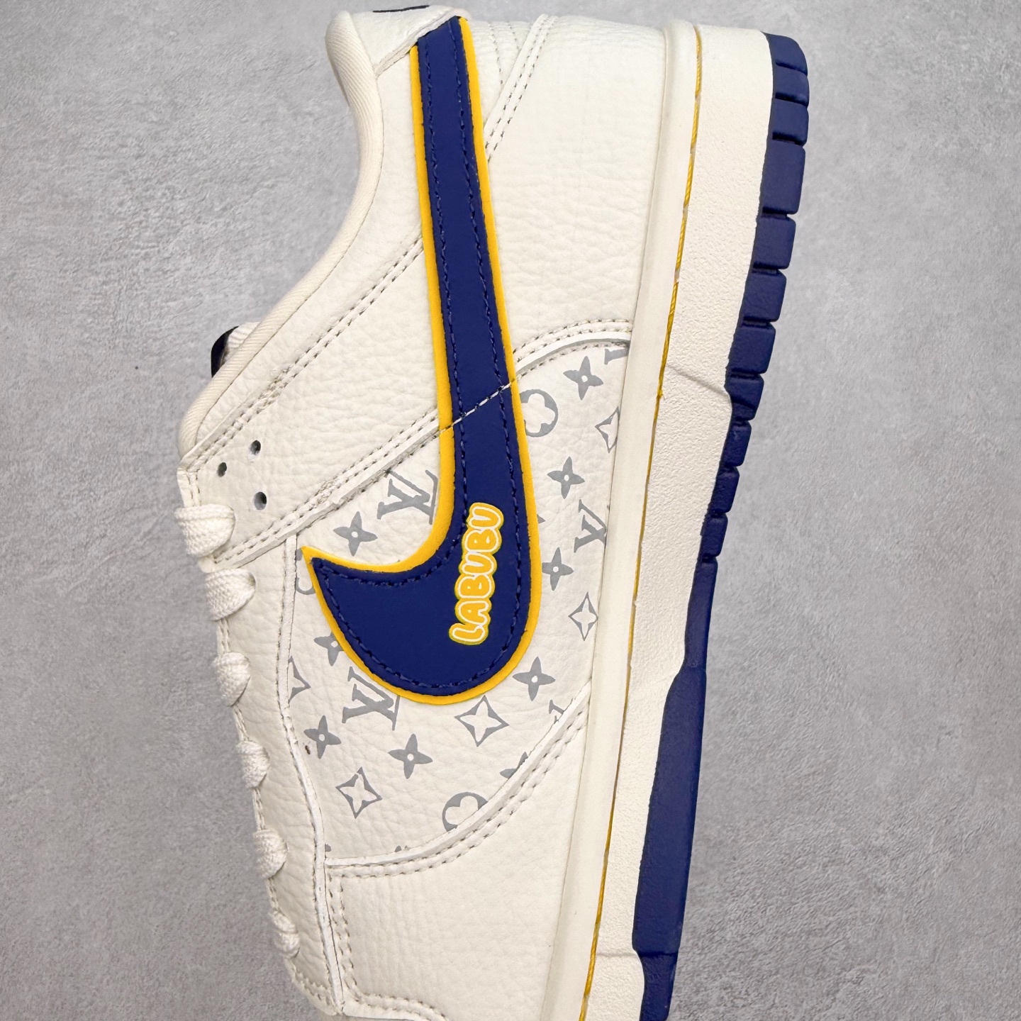 图片[7]-NK Dunk Low 定制配色 SC0601-457 大厂出品 极力推荐 原装头层材料 独家版型蒸餾加工帶來的是更好的视觉和脚感体验大厂纯原品质出货 清洁度 电绣工艺 皮料切割干净无任何毛边 细节完美 实拍调校N版已经零色差零失真 百分百还原实物色彩所见即所得 不存在货不对板色差等低级问题 选购参考实物拍摄 不混卖不参货 只用心做好货严格选品 承诺混一赔十 尺码：36 36.5 37.5 38 38.5 39 40 40.5 41 42 42.5 43 44 44.5 45-选品中心