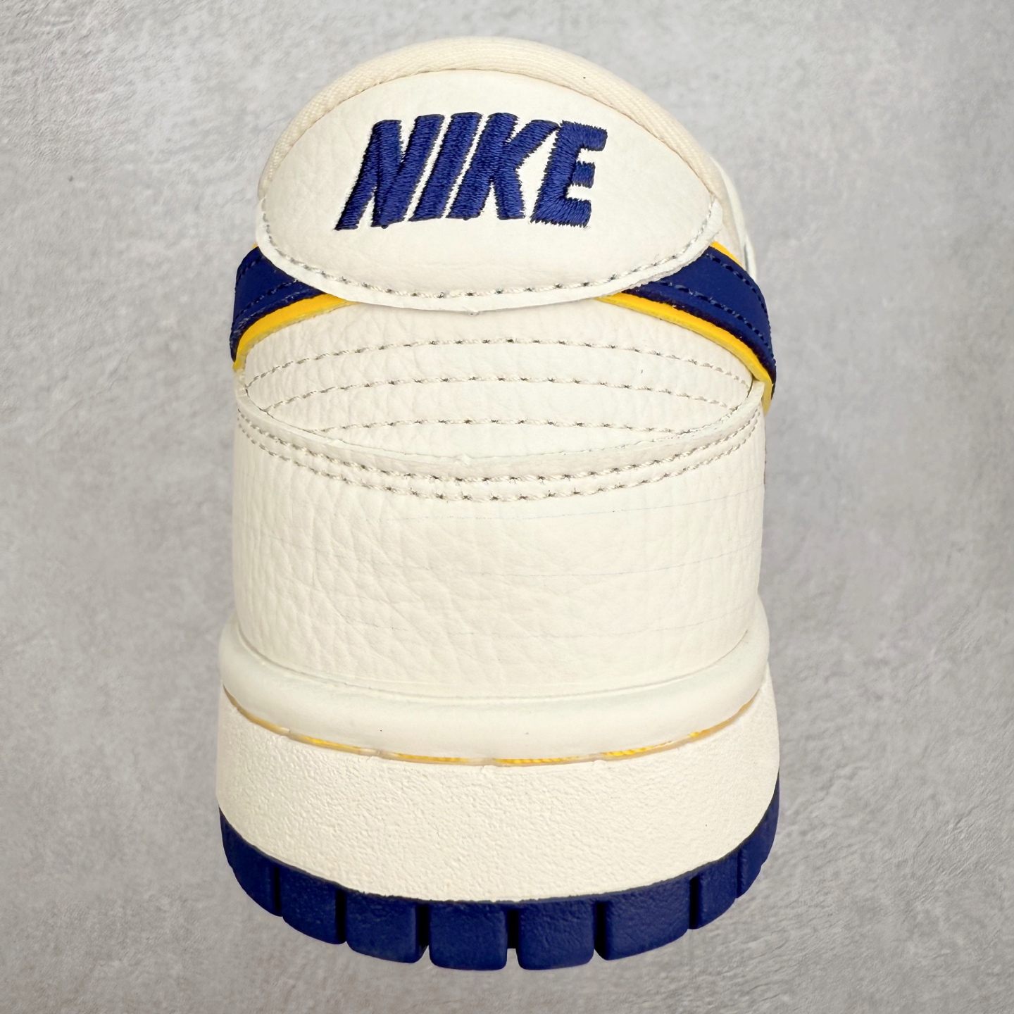 图片[8]-NK Dunk Low 定制配色 SC0601-457 大厂出品 极力推荐 原装头层材料 独家版型蒸餾加工帶來的是更好的视觉和脚感体验大厂纯原品质出货 清洁度 电绣工艺 皮料切割干净无任何毛边 细节完美 实拍调校N版已经零色差零失真 百分百还原实物色彩所见即所得 不存在货不对板色差等低级问题 选购参考实物拍摄 不混卖不参货 只用心做好货严格选品 承诺混一赔十 尺码：36 36.5 37.5 38 38.5 39 40 40.5 41 42 42.5 43 44 44.5 45-选品中心