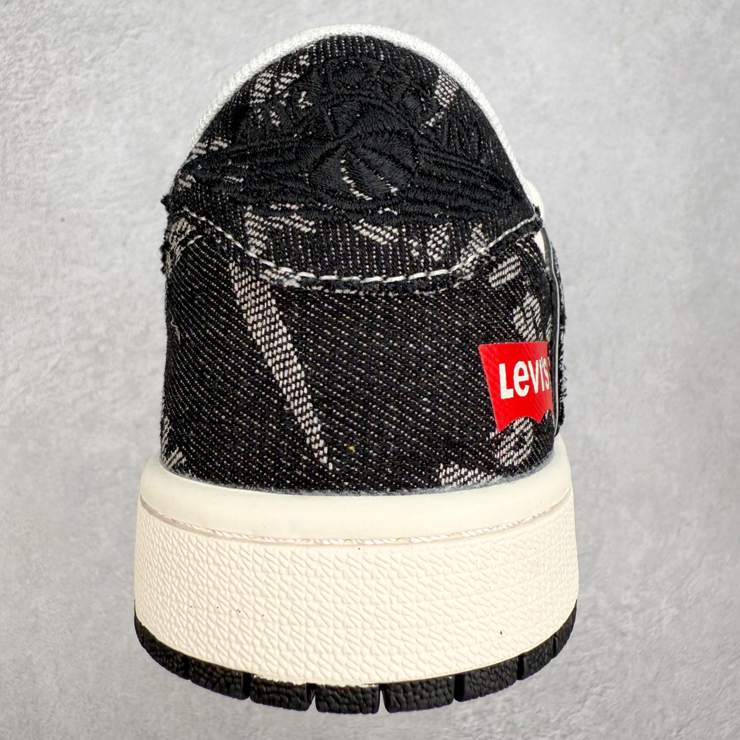 图片[8]-TS x Air Jordan AJ1 Low 倒钩低帮联名定制配色 HT5088-600 原厂内置气垫魔块 A模大底 头层小牛皮 鞋舌AJ原厂专用牛津布+AJ专用反口珍珠布+原厂无杂质高弹内里海棉+特殊封边弹力鞋带 实拍调校N版已经零色差零失真 百分百还原实物色彩所见即所得 不存在货不对板色差等低级问题 选购参考实物拍摄 不混卖不参货 只用心做好货严格选品 承诺混一赔十 尺码：36 36.5 37.5 38 38.5 39 40 40.5 41 42 42.5 43 44 44.5 45-选品中心