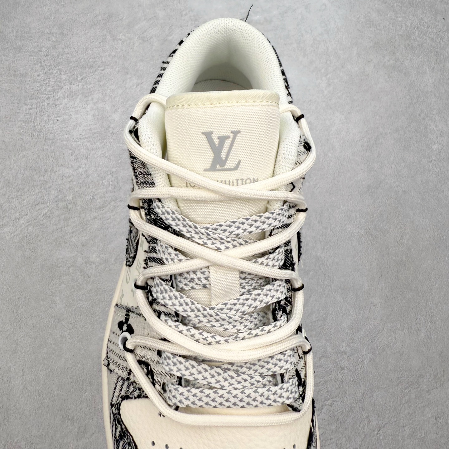 图片[5]-TS x Air Jordan AJ1 Low 倒钩低帮联名定制配色 YX5066-372 原厂内置气垫魔块 A模大底 头层小牛皮 鞋舌AJ原厂专用牛津布+AJ专用反口珍珠布+原厂无杂质高弹内里海棉+特殊封边弹力鞋带 实拍调校N版已经零色差零失真 百分百还原实物色彩所见即所得 不存在货不对板色差等低级问题 选购参考实物拍摄 不混卖不参货 只用心做好货严格选品 承诺混一赔十 尺码：36 36.5 37.5 38 38.5 39 40 40.5 41 42 42.5 43 44 44.5 45-选品中心