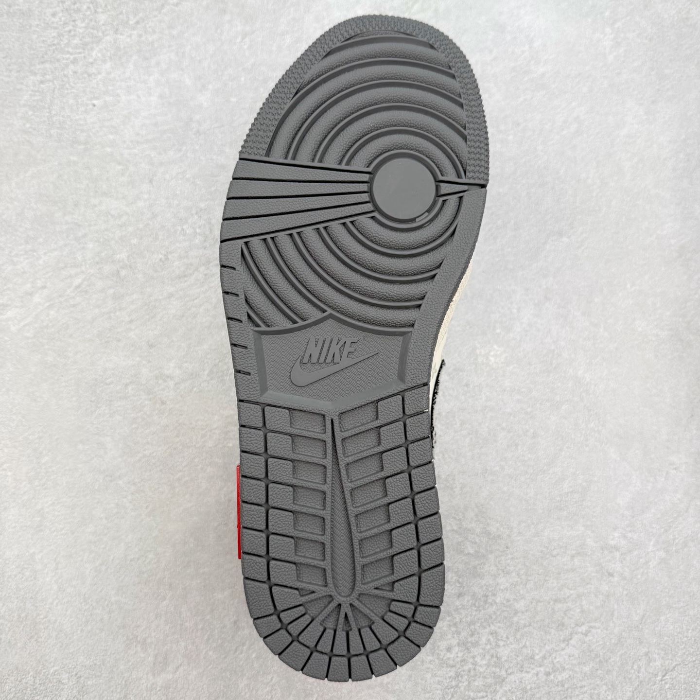 图片[9]-TS x Air Jordan AJ1 Low 倒钩低帮联名定制配色 YX5066-372 原厂内置气垫魔块 A模大底 头层小牛皮 鞋舌AJ原厂专用牛津布+AJ专用反口珍珠布+原厂无杂质高弹内里海棉+特殊封边弹力鞋带 实拍调校N版已经零色差零失真 百分百还原实物色彩所见即所得 不存在货不对板色差等低级问题 选购参考实物拍摄 不混卖不参货 只用心做好货严格选品 承诺混一赔十 尺码：36 36.5 37.5 38 38.5 39 40 40.5 41 42 42.5 43 44 44.5 45-选品中心