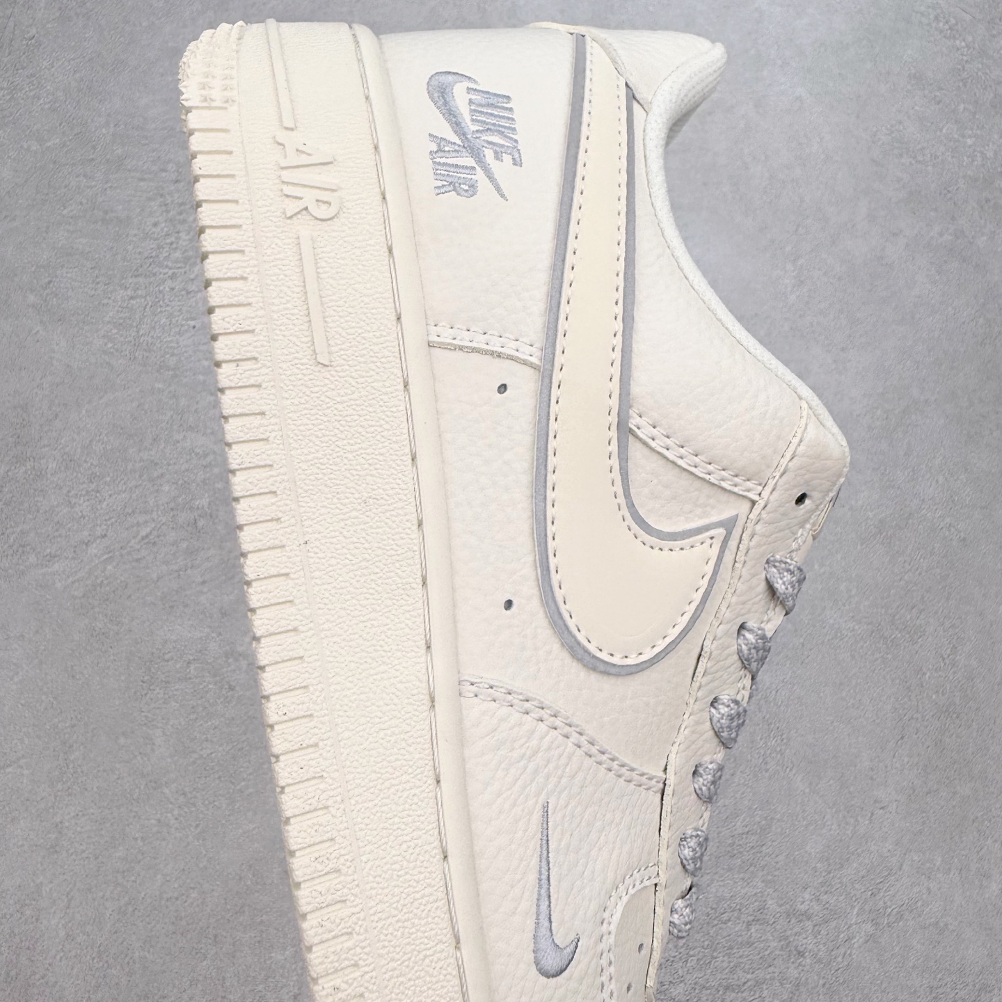 图片[6]-NK Air Force 1´07 Low 空军一号低帮百搭休闲运动板鞋 CS5288-033 柔软、弹性十足的缓震性能和出色的中底设计 横跨复古与现代的外型结合 造就出风靡全球 三十多年的Force 1 直到今天还深受青睐 实拍调校N版已经零色差零失真 百分百还原实物色彩所见即所得 不存在货不对板色差等低级问题 选购参考实物拍摄 不混卖不参货 只用心做好货严格选品 承诺混一赔十 尺码：36 36.5 37.5 38 38.5 39 40 40.5 41 42 42.5 43 44 44.5 45-选品中心