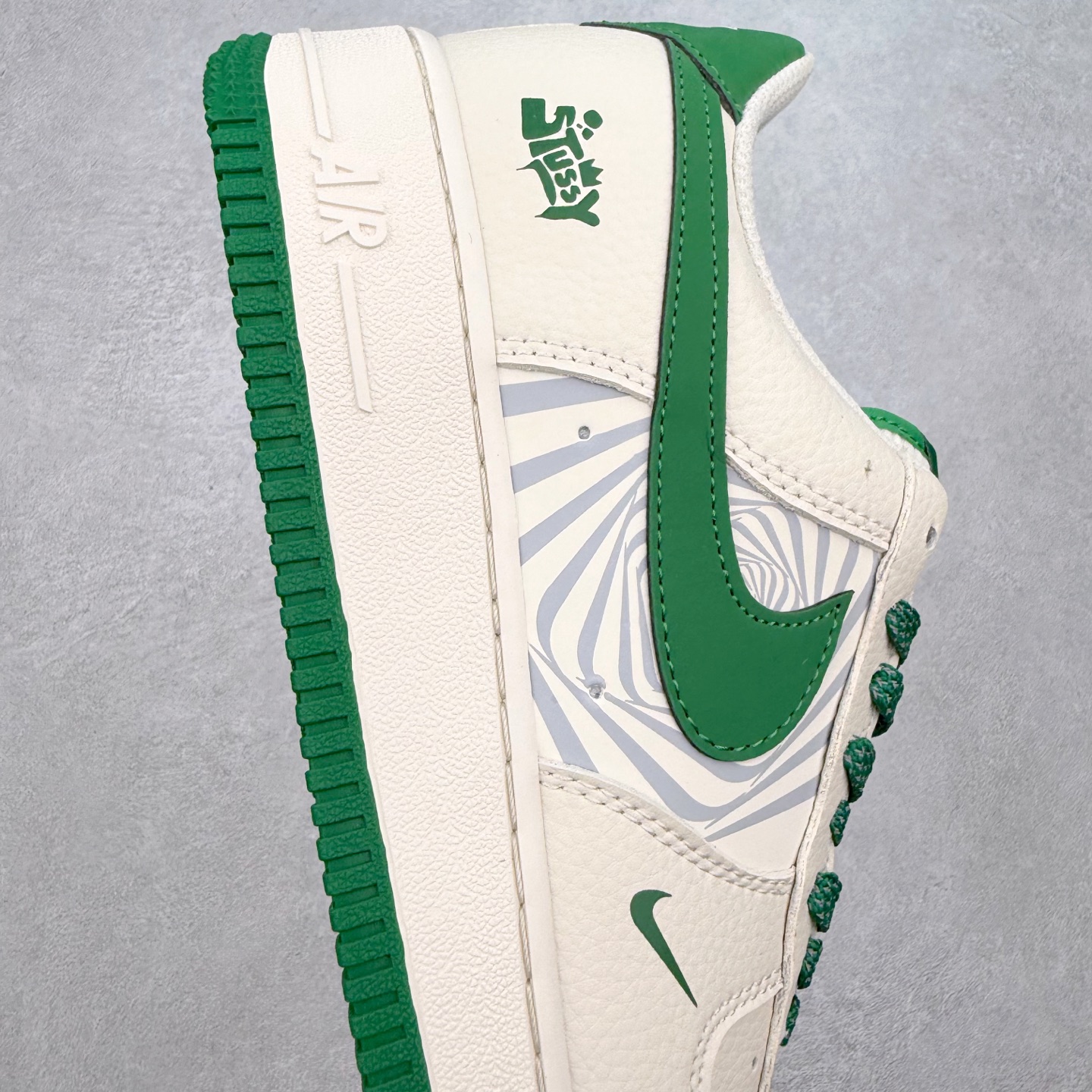 图片[6]-NK Air Force 1´07 Low 空军一号低帮百搭休闲运动板鞋 HJ3318-001 柔软、弹性十足的缓震性能和出色的中底设计 横跨复古与现代的外型结合 造就出风靡全球 三十多年的Force 1 直到今天还深受青睐 实拍调校N版已经零色差零失真 百分百还原实物色彩所见即所得 不存在货不对板色差等低级问题 选购参考实物拍摄 不混卖不参货 只用心做好货严格选品 承诺混一赔十 尺码：36 36.5 37.5 38 38.5 39 40 40.5 41 42 42.5 43 44 44.5 45-选品中心