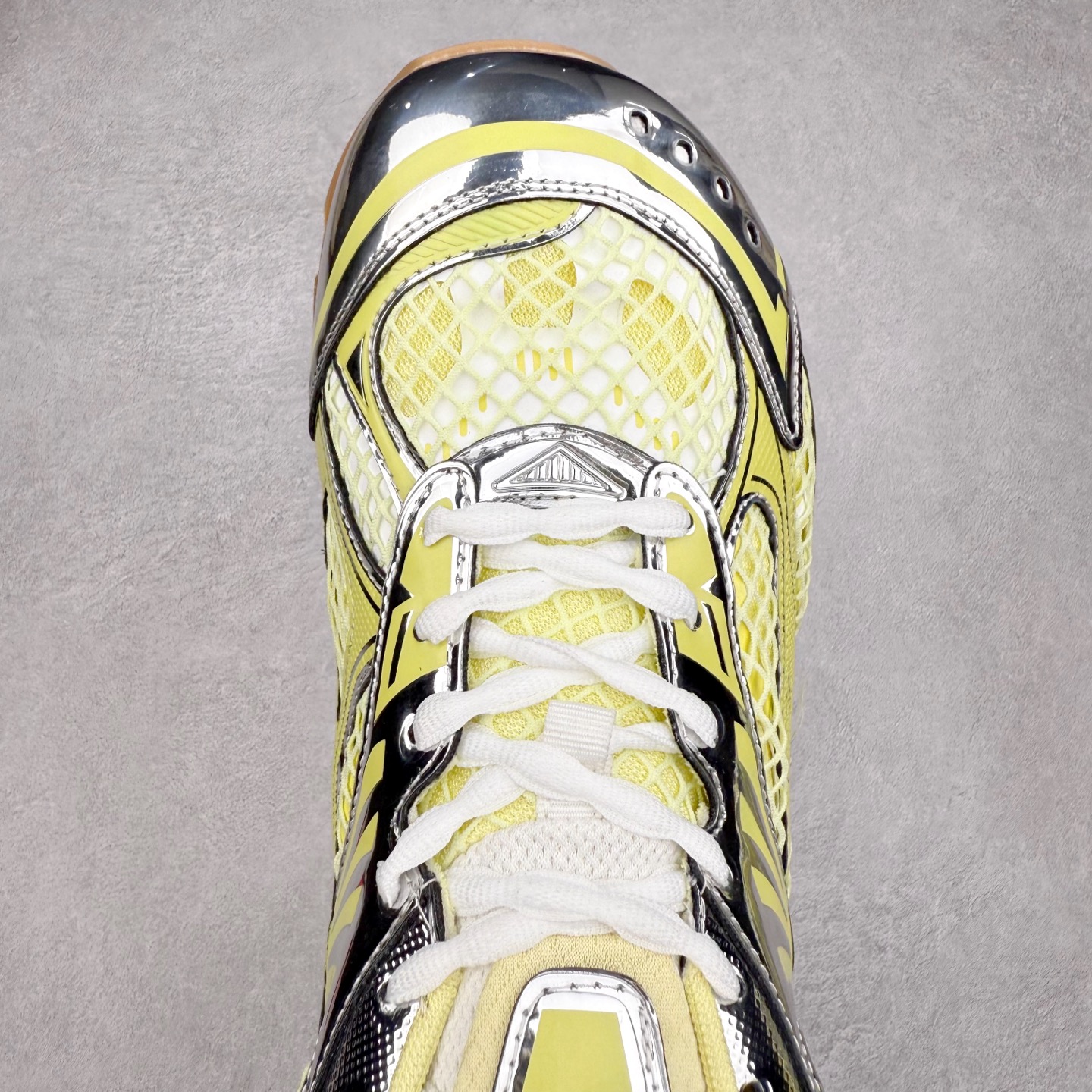 图片[4]-BOTTEGA VENETA Orbit Runner BV葆蝶家时尚休闲王一博同款老爹鞋运动鞋 原版开发 一比一打造 相似度百分之99以上 市场一梯队级别品质 区别市场任何标文顶级品质版本 采用轻质科技网布面料 搭配几何图案设计橡胶外底 王炸系列 高版本 认准套包工艺 实际增高很多哦 还是一样显腿细非常nice 耐玩耐造 对标对版 套包鞋工艺 认准高版本 大底选用拼色TPU大底 配置原版包装 尺码：35 36 37 38 39 40 41 42 43 44 45-选品中心