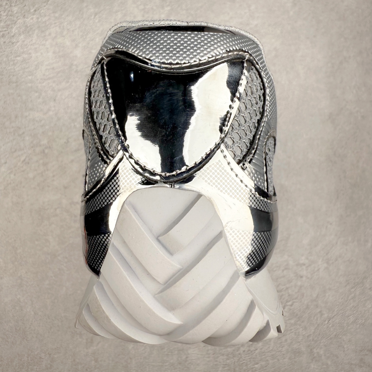 图片[8]-BOTTEGA VENETA Orbit Runner BV葆蝶家时尚休闲王一博同款老爹鞋运动鞋 原版开发 一比一打造 相似度百分之99以上 市场一梯队级别品质 区别市场任何标文顶级品质版本 采用轻质科技网布面料 搭配几何图案设计橡胶外底 王炸系列 高版本 认准套包工艺 实际增高很多哦 还是一样显腿细非常nice 耐玩耐造 对标对版 套包鞋工艺 认准高版本 大底选用拼色TPU大底 配置原版包装 尺码：35 36 37 38 39 40 41 42 43 44 45-选品中心