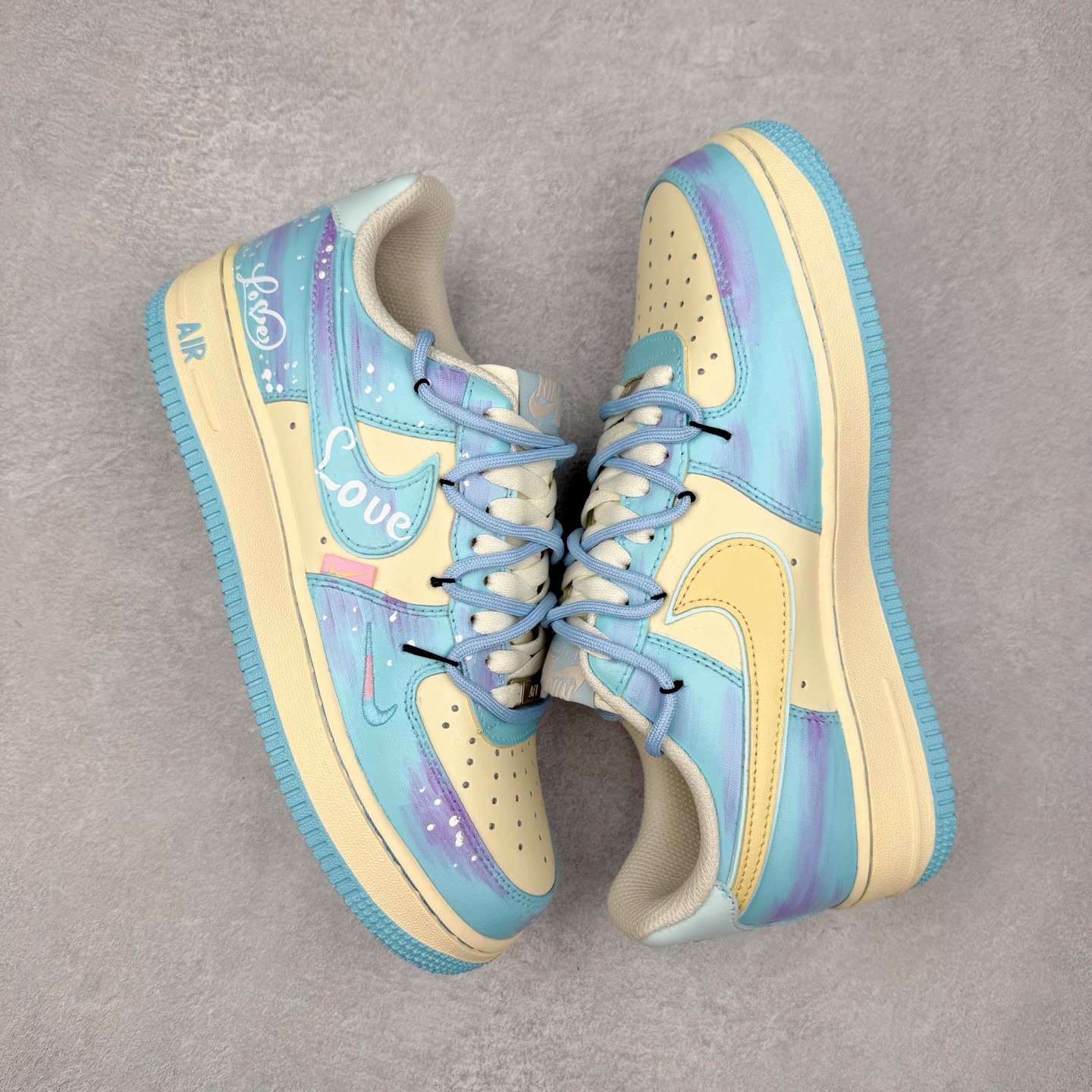 图片[3]-NK Air Force 1´07 Low 空军一号低帮百搭休闲运动板鞋 XL2332-555 柔软、弹性十足的缓震性能和出色的中底设计 横跨复古与现代的外型结合 造就出风靡全球 三十多年的Force 1 直到今天还深受青睐 实拍调校N版已经零色差零失真 百分百还原实物色彩所见即所得 不存在货不对板色差等低级问题 选购参考实物拍摄 不混卖不参货 只用心做好货严格选品 承诺混一赔十 尺码：36 36.5 37.5 38 38.5 39 40 40.5 41 42 42.5 43 44 44.5 45-选品中心