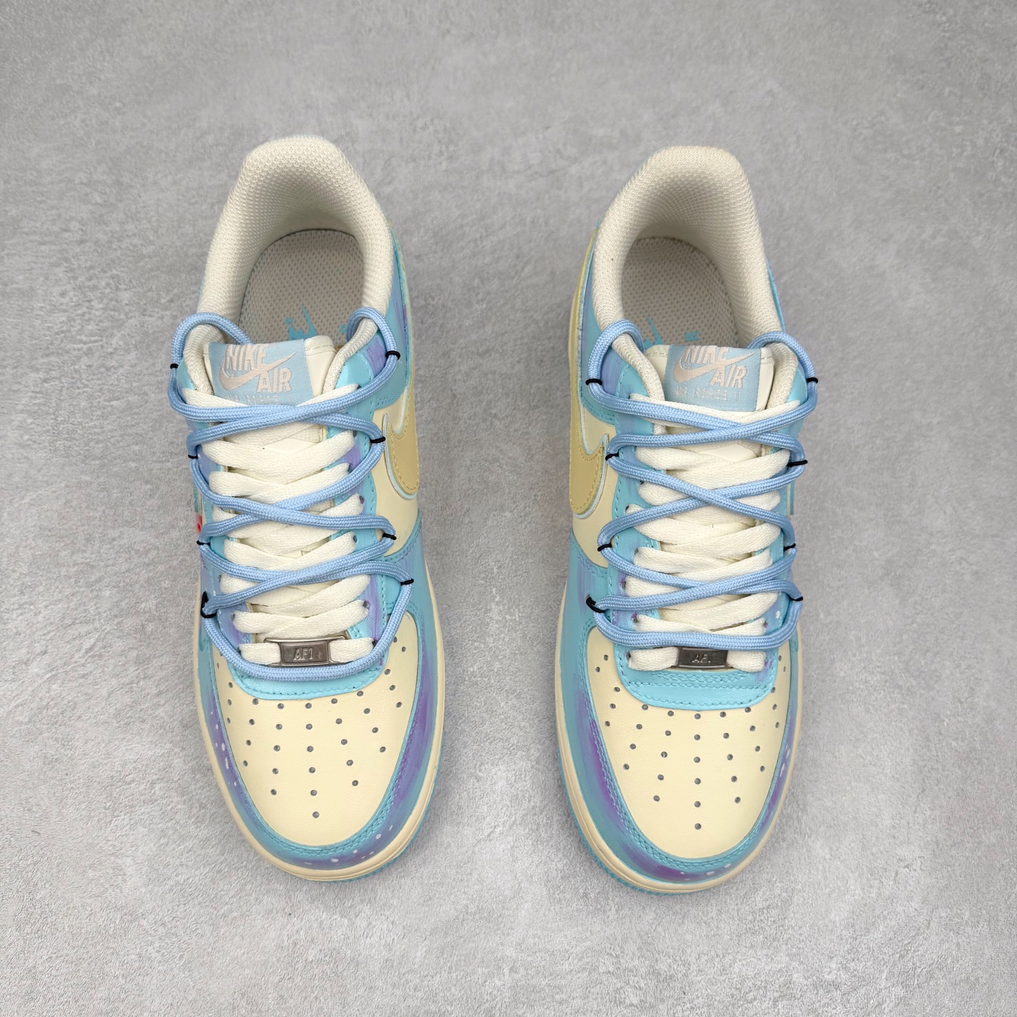 图片[2]-NK Air Force 1´07 Low 空军一号低帮百搭休闲运动板鞋 XL2332-555 柔软、弹性十足的缓震性能和出色的中底设计 横跨复古与现代的外型结合 造就出风靡全球 三十多年的Force 1 直到今天还深受青睐 实拍调校N版已经零色差零失真 百分百还原实物色彩所见即所得 不存在货不对板色差等低级问题 选购参考实物拍摄 不混卖不参货 只用心做好货严格选品 承诺混一赔十 尺码：36 36.5 37.5 38 38.5 39 40 40.5 41 42 42.5 43 44 44.5 45-选品中心