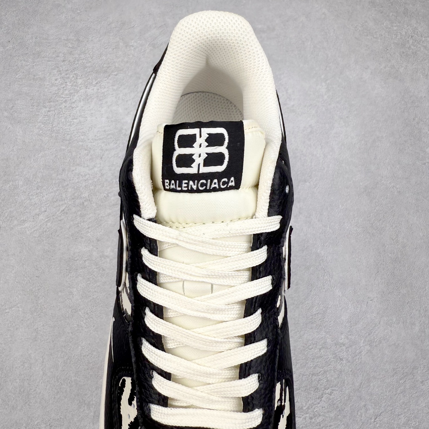 图片[5]-NK Air Force 1´07 Low 空军一号低帮百搭休闲运动板鞋 HJ3318-004 柔软、弹性十足的缓震性能和出色的中底设计 横跨复古与现代的外型结合 造就出风靡全球 三十多年的Force 1 直到今天还深受青睐 实拍调校N版已经零色差零失真 百分百还原实物色彩所见即所得 不存在货不对板色差等低级问题 选购参考实物拍摄 不混卖不参货 只用心做好货严格选品 承诺混一赔十 尺码：36 36.5 37.5 38 38.5 39 40 40.5 41 42 42.5 43 44 44.5 45-选品中心