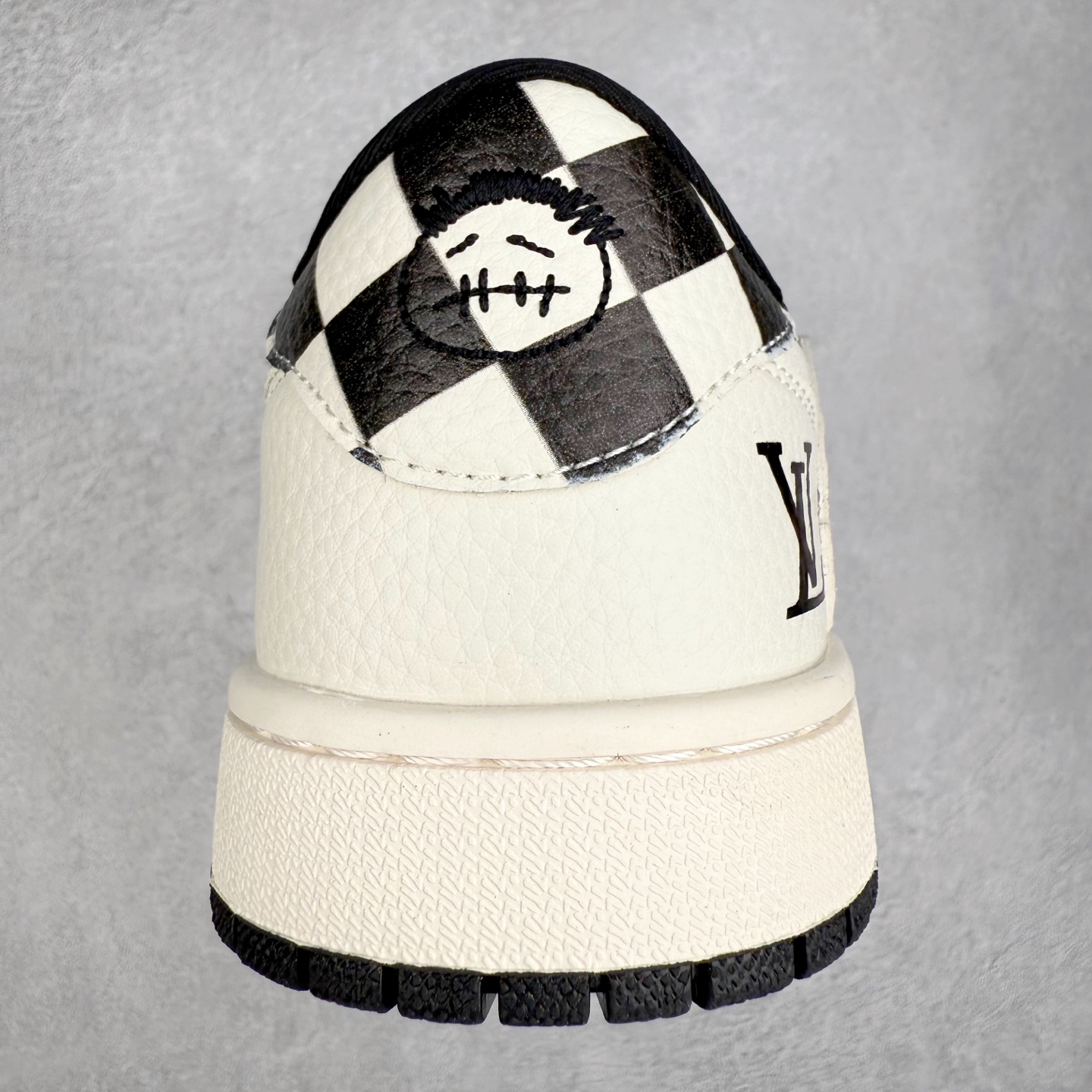 图片[8]-TS x Air Jordan AJ1 Low 倒钩低帮联名定制配色 LD2028-040 原厂内置气垫魔块 A模大底 头层小牛皮 鞋舌AJ原厂专用牛津布+AJ专用反口珍珠布+原厂无杂质高弹内里海棉+特殊封边弹力鞋带 实拍调校N版已经零色差零失真 百分百还原实物色彩所见即所得 不存在货不对板色差等低级问题 选购参考实物拍摄 不混卖不参货 只用心做好货严格选品 承诺混一赔十 尺码：36 36.5 37.5 38 38.5 39 40 40.5 41 42 42.5 43 44 44.5 45-选品中心