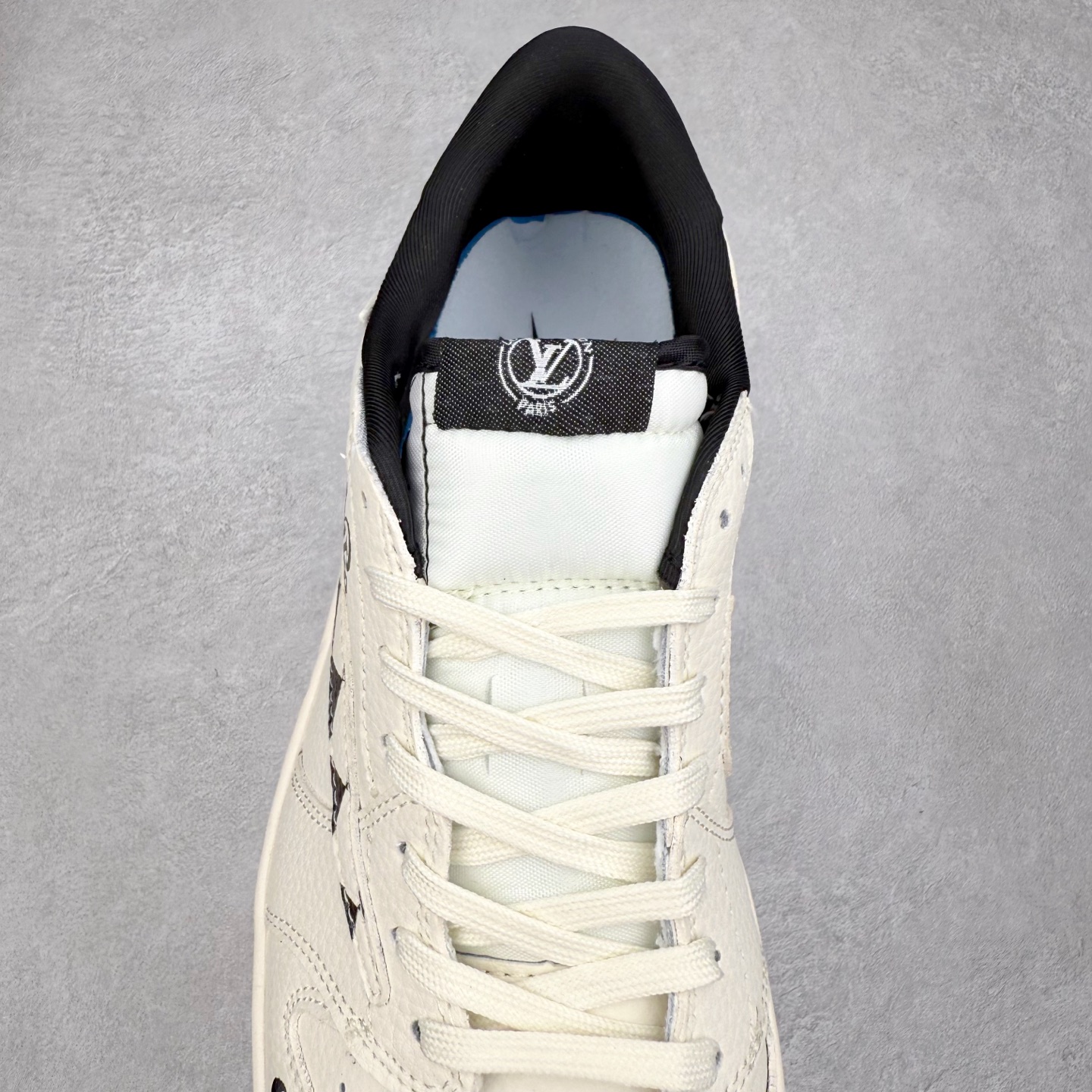 图片[5]-TS x Air Jordan AJ1 Low 倒钩低帮联名定制配色 LD2028-040 原厂内置气垫魔块 A模大底 头层小牛皮 鞋舌AJ原厂专用牛津布+AJ专用反口珍珠布+原厂无杂质高弹内里海棉+特殊封边弹力鞋带 实拍调校N版已经零色差零失真 百分百还原实物色彩所见即所得 不存在货不对板色差等低级问题 选购参考实物拍摄 不混卖不参货 只用心做好货严格选品 承诺混一赔十 尺码：36 36.5 37.5 38 38.5 39 40 40.5 41 42 42.5 43 44 44.5 45-选品中心