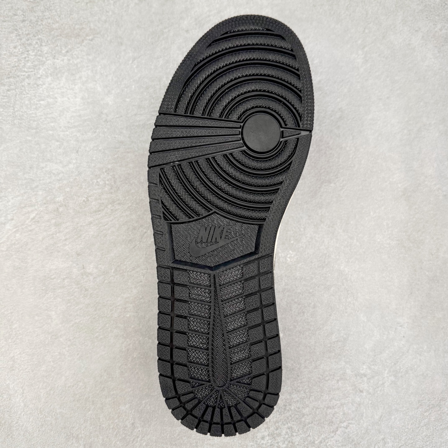 图片[9]-TS x Air Jordan AJ1 Low 倒钩低帮联名定制配色 LD2028-040 原厂内置气垫魔块 A模大底 头层小牛皮 鞋舌AJ原厂专用牛津布+AJ专用反口珍珠布+原厂无杂质高弹内里海棉+特殊封边弹力鞋带 实拍调校N版已经零色差零失真 百分百还原实物色彩所见即所得 不存在货不对板色差等低级问题 选购参考实物拍摄 不混卖不参货 只用心做好货严格选品 承诺混一赔十 尺码：36 36.5 37.5 38 38.5 39 40 40.5 41 42 42.5 43 44 44.5 45-选品中心