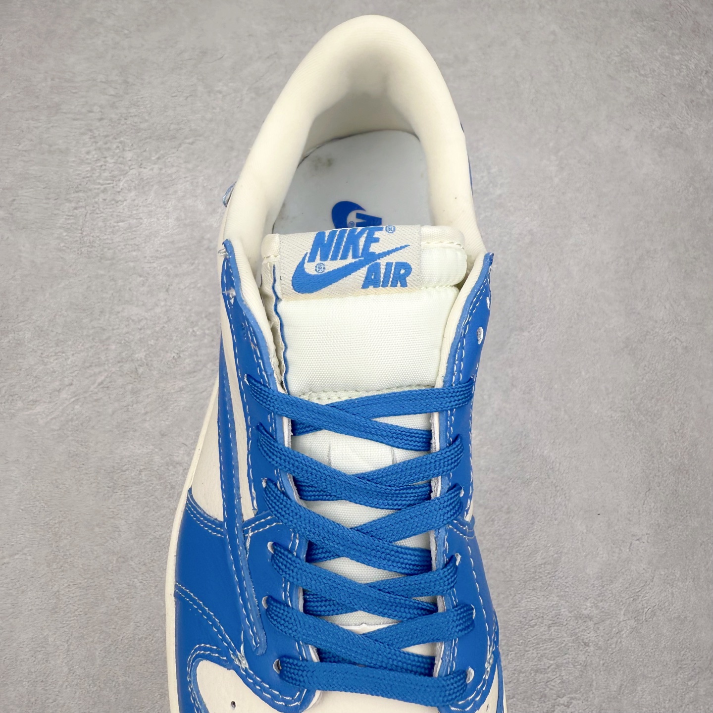 图片[5]-TS x Air Jordan AJ1 Low 倒钩低帮联名定制配色 LD2025-033 原厂内置气垫魔块 A模大底 头层小牛皮 鞋舌AJ原厂专用牛津布+AJ专用反口珍珠布+原厂无杂质高弹内里海棉+特殊封边弹力鞋带 实拍调校N版已经零色差零失真 百分百还原实物色彩所见即所得 不存在货不对板色差等低级问题 选购参考实物拍摄 不混卖不参货 只用心做好货严格选品 承诺混一赔十 尺码：36 36.5 37.5 38 38.5 39 40 40.5 41 42 42.5 43 44 44.5 45-选品中心