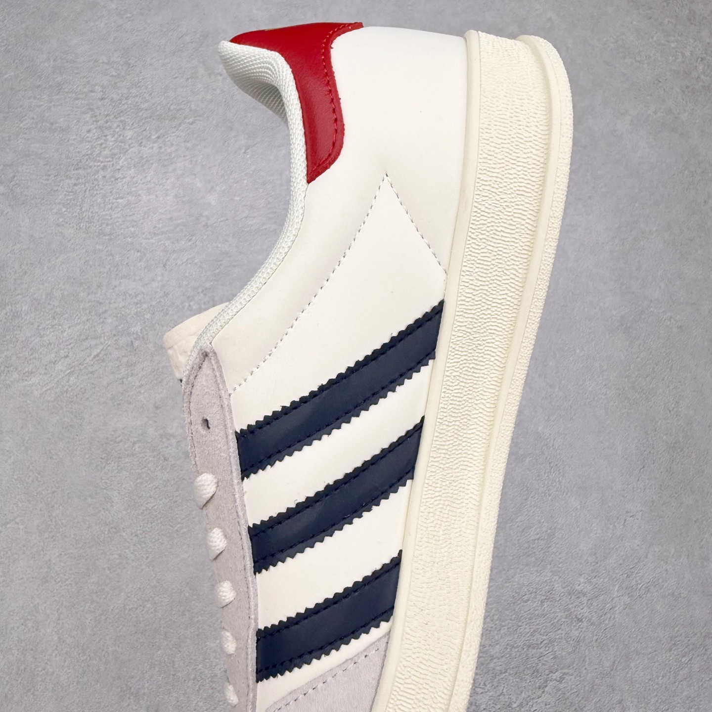 图片[7]-＃C2 AD Gazelle Indoor Trainers 羚羊内训系列低帮复古百搭休闲运动德训风板鞋 DM1234-012 90年代经典的复刻版！自60年代以足球训练鞋面世以来,Gazelle就以其经典设计席卷全球。1991年版本的复刻,再造经典Gazelle。采用皮革打造,搭配浊色细节,让这款经典更加简约。尺码：36 36⅔ 37⅓ 38 38⅔ 39⅓ 40 40⅔ 41⅓ 42 42⅔ 43⅓ 44⅓ 44⅔ 45-选品中心