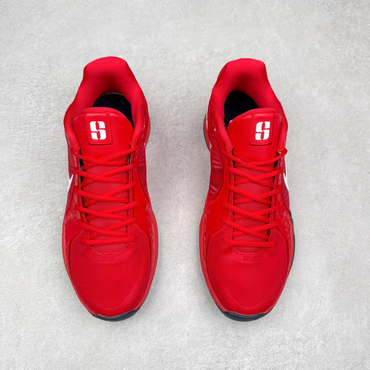 图片[2]-NK Sabrina 2 \’lonic\’ 萨布丽娜二代签名减震防滑低帮篮球鞋 FQ2174 灵感来自 lonescu 的罗马尼亚传统 在前掌和鞋眼处采用特殊图案 向传统的罗马尼亚艺术和建筑致敬 它配备了全掌 NK React 缓震系统 并在前脚掌处配备了 Zoom Air 气垫 大胆的任何人任何地方 信息嵌入中底 象征着 lonescu的竞争精神以及她相信梦想家可以来自任何地方 该鞋还包括带锁定中足束带系统 以帮助固定脚部 Sabrina 1 的这款产品采用光子粉尘、无烟煤色、紫红色梦幻、浅烟灰色和浅骨色配色方案 尺码：36 36.5 37.5 38 38.5 39 40 40.5 41 42 42.5 43 44 44.5 45 46-选品中心