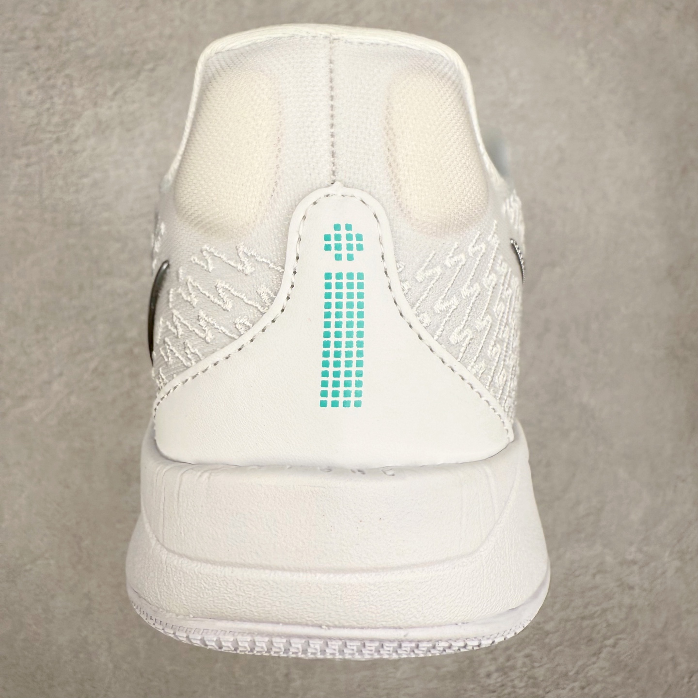 图片[8]-NK Sabrina 2 \’lonic\’ 萨布丽娜二代签名减震防滑低帮篮球鞋 FQ2174 灵感来自 lonescu 的罗马尼亚传统 在前掌和鞋眼处采用特殊图案 向传统的罗马尼亚艺术和建筑致敬 它配备了全掌 NK React 缓震系统 并在前脚掌处配备了 Zoom Air 气垫 大胆的任何人任何地方 信息嵌入中底 象征着 lonescu的竞争精神以及她相信梦想家可以来自任何地方 该鞋还包括带锁定中足束带系统 以帮助固定脚部 Sabrina 1 的这款产品采用光子粉尘、无烟煤色、紫红色梦幻、浅烟灰色和浅骨色配色方案 尺码：36 36.5 37.5 38 38.5 39 40 40.5 41 42 42.5 43 44 44.5 45 46-选品中心