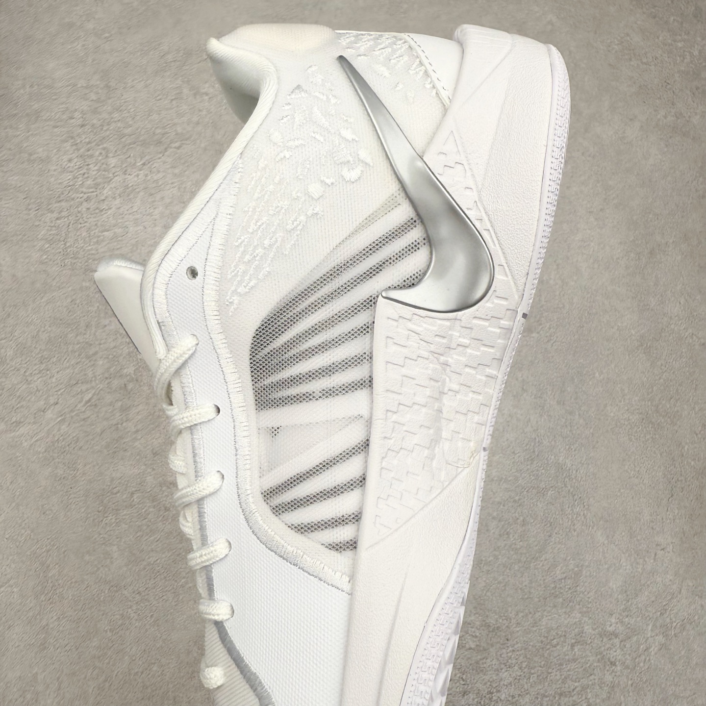 图片[7]-NK Sabrina 2 \’lonic\’ 萨布丽娜二代签名减震防滑低帮篮球鞋 FQ2174 灵感来自 lonescu 的罗马尼亚传统 在前掌和鞋眼处采用特殊图案 向传统的罗马尼亚艺术和建筑致敬 它配备了全掌 NK React 缓震系统 并在前脚掌处配备了 Zoom Air 气垫 大胆的任何人任何地方 信息嵌入中底 象征着 lonescu的竞争精神以及她相信梦想家可以来自任何地方 该鞋还包括带锁定中足束带系统 以帮助固定脚部 Sabrina 1 的这款产品采用光子粉尘、无烟煤色、紫红色梦幻、浅烟灰色和浅骨色配色方案 尺码：36 36.5 37.5 38 38.5 39 40 40.5 41 42 42.5 43 44 44.5 45 46-选品中心