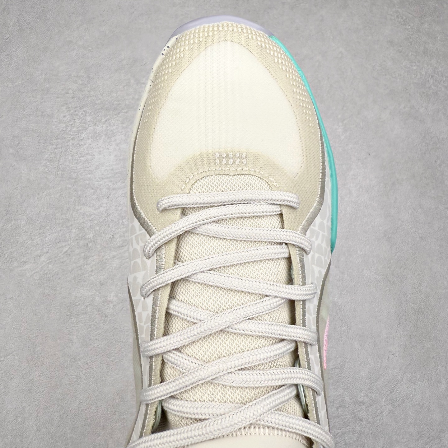 图片[4]-NK Sabrina 2 \’lonic\’ 萨布丽娜二代签名减震防滑低帮篮球鞋 FQ2174 灵感来自 lonescu 的罗马尼亚传统 在前掌和鞋眼处采用特殊图案 向传统的罗马尼亚艺术和建筑致敬 它配备了全掌 NK React 缓震系统 并在前脚掌处配备了 Zoom Air 气垫 大胆的任何人任何地方 信息嵌入中底 象征着 lonescu的竞争精神以及她相信梦想家可以来自任何地方 该鞋还包括带锁定中足束带系统 以帮助固定脚部 Sabrina 1 的这款产品采用光子粉尘、无烟煤色、紫红色梦幻、浅烟灰色和浅骨色配色方案 尺码：36 36.5 37.5 38 38.5 39 40 40.5 41 42 42.5 43 44 44.5 45 46-选品中心