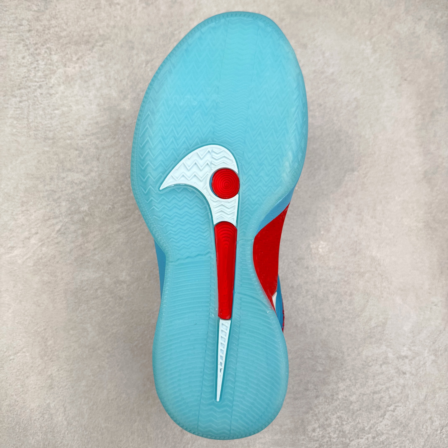 图片[9]-NK Sabrina 2 \’lonic\’ 萨布丽娜二代签名减震防滑低帮篮球鞋 FQ2174 灵感来自 lonescu 的罗马尼亚传统 在前掌和鞋眼处采用特殊图案 向传统的罗马尼亚艺术和建筑致敬 它配备了全掌 NK React 缓震系统 并在前脚掌处配备了 Zoom Air 气垫 大胆的任何人任何地方 信息嵌入中底 象征着 lonescu的竞争精神以及她相信梦想家可以来自任何地方 该鞋还包括带锁定中足束带系统 以帮助固定脚部 Sabrina 1 的这款产品采用光子粉尘、无烟煤色、紫红色梦幻、浅烟灰色和浅骨色配色方案 尺码：36 36.5 37.5 38 38.5 39 40 40.5 41 42 42.5 43 44 44.5 45 46-选品中心