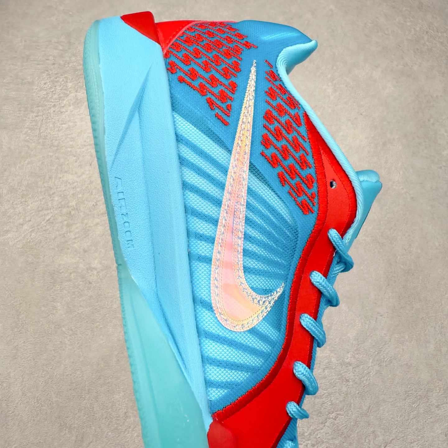 图片[6]-NK Sabrina 2 \’lonic\’ 萨布丽娜二代签名减震防滑低帮篮球鞋 FQ2174 灵感来自 lonescu 的罗马尼亚传统 在前掌和鞋眼处采用特殊图案 向传统的罗马尼亚艺术和建筑致敬 它配备了全掌 NK React 缓震系统 并在前脚掌处配备了 Zoom Air 气垫 大胆的任何人任何地方 信息嵌入中底 象征着 lonescu的竞争精神以及她相信梦想家可以来自任何地方 该鞋还包括带锁定中足束带系统 以帮助固定脚部 Sabrina 1 的这款产品采用光子粉尘、无烟煤色、紫红色梦幻、浅烟灰色和浅骨色配色方案 尺码：36 36.5 37.5 38 38.5 39 40 40.5 41 42 42.5 43 44 44.5 45 46-选品中心