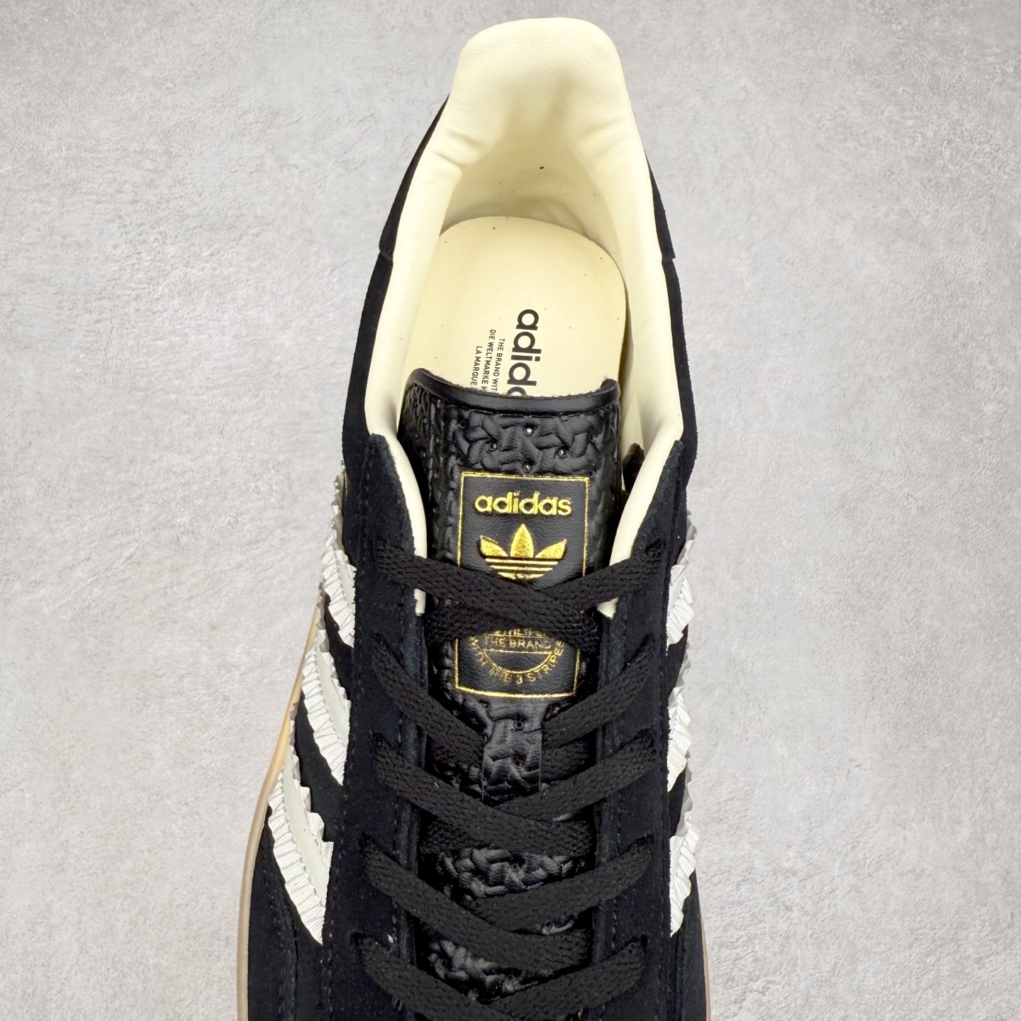 图片[5]-AD Gazelle Indoor Trainers 羚羊内训系列低帮复古百搭休闲运动德训风板鞋 JS1412 90年代经典的复刻版！自60年代以足球训练鞋面世以来,Gazelle就以其经典设计席卷全球。1991年版本的复刻,再造经典Gazelle。采用皮革打造,搭配浊色细节,让这款经典更加简约。尺码：36 36⅔ 37⅓ 38 38⅔ 39⅓ 40 40⅔ 41⅓ 42 42⅔ 43⅓ 44⅓ 44⅔ 45-选品中心