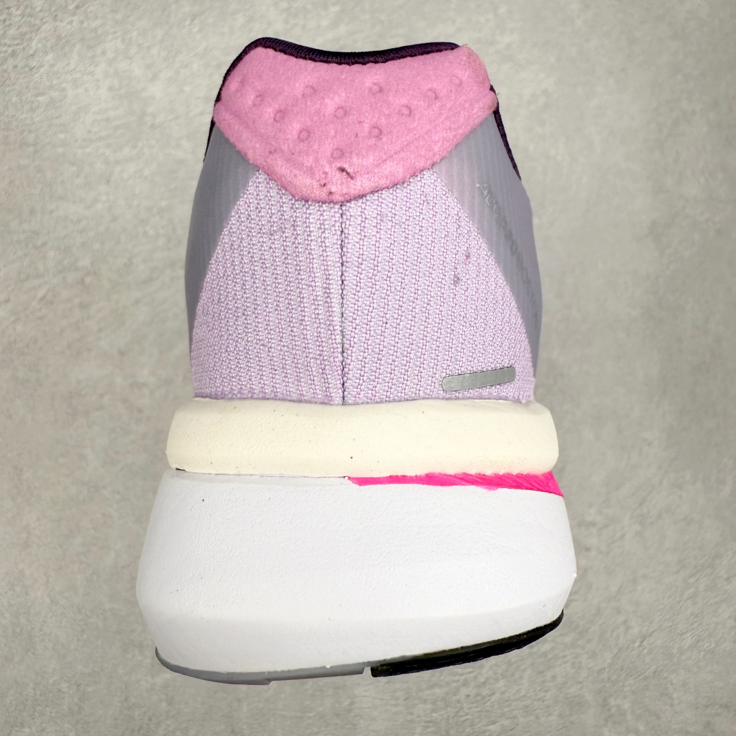 图片[8]-AD Adizero Boston 13 夏季透气网眼竞速跑鞋 IS4995 融合Lightstrike和Lightstrike Pro技术 采用乙烯/乙酸乙烯酯(EVA)材质 打造舒适中底 含ENERGYROD能量碳柱 旨在为步伐添活力 尺码：36 36.5 37 38 38.5 39 40 40.5 41 42 42.5 43 44 44.5 45-选品中心