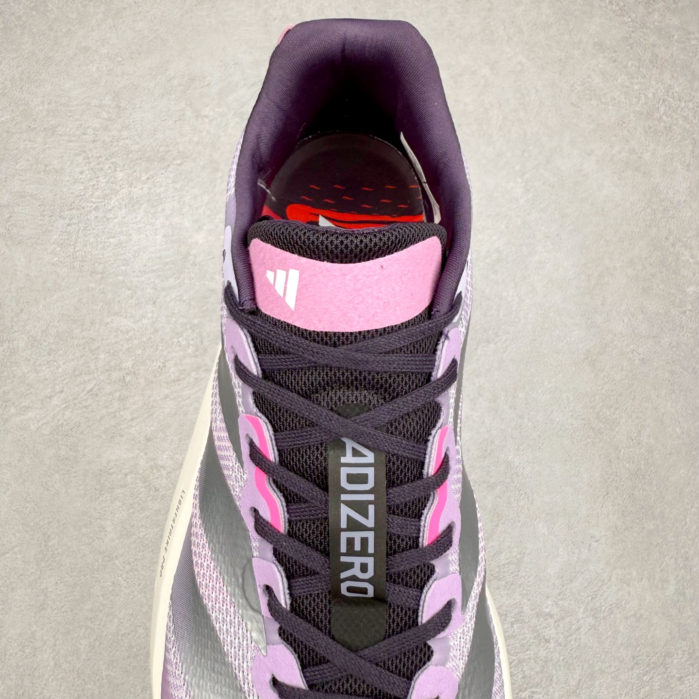 图片[5]-AD Adizero Boston 13 夏季透气网眼竞速跑鞋 IS4995 融合Lightstrike和Lightstrike Pro技术 采用乙烯/乙酸乙烯酯(EVA)材质 打造舒适中底 含ENERGYROD能量碳柱 旨在为步伐添活力 尺码：36 36.5 37 38 38.5 39 40 40.5 41 42 42.5 43 44 44.5 45-选品中心