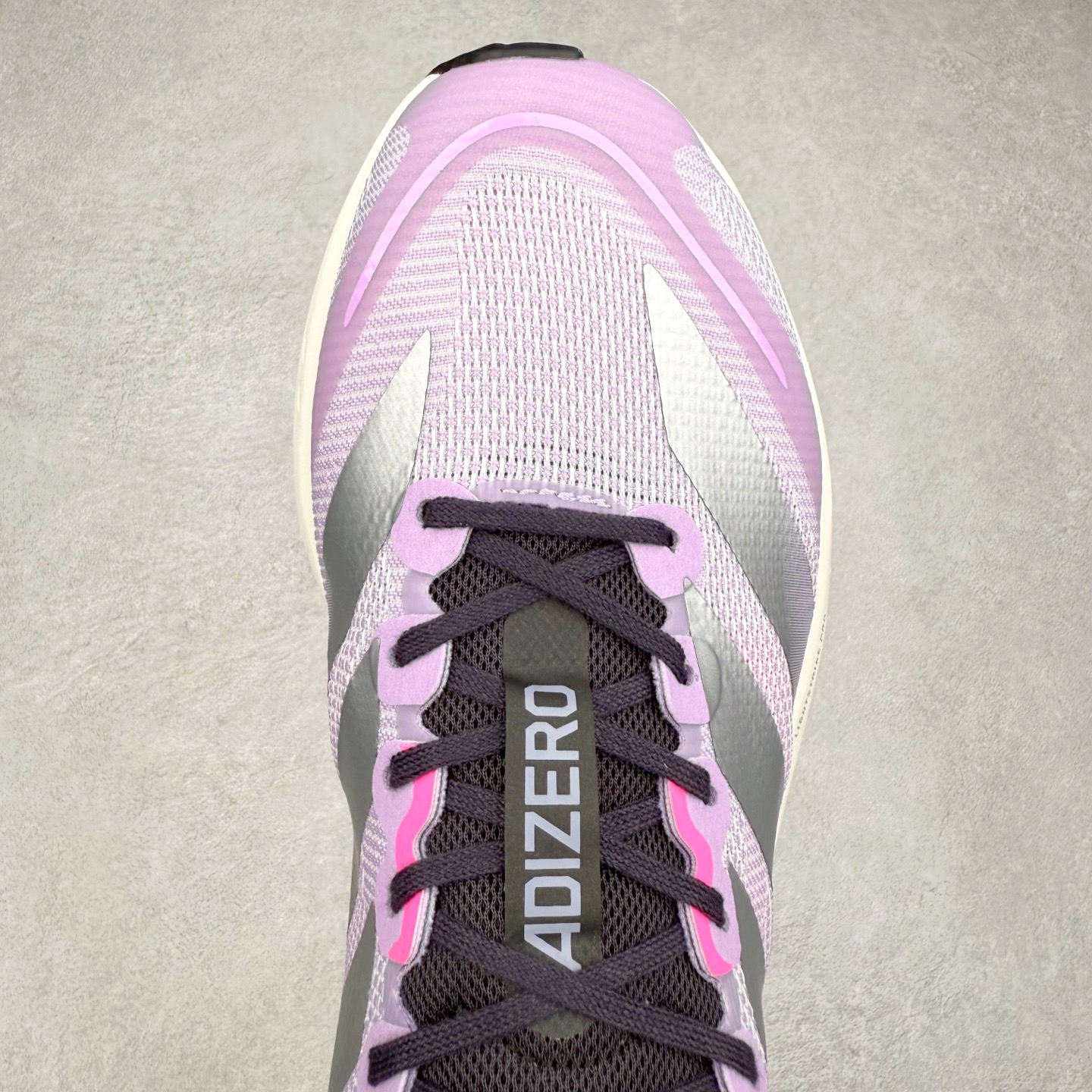 图片[4]-AD Adizero Boston 13 夏季透气网眼竞速跑鞋 IS4995 融合Lightstrike和Lightstrike Pro技术 采用乙烯/乙酸乙烯酯(EVA)材质 打造舒适中底 含ENERGYROD能量碳柱 旨在为步伐添活力 尺码：36 36.5 37 38 38.5 39 40 40.5 41 42 42.5 43 44 44.5 45-选品中心