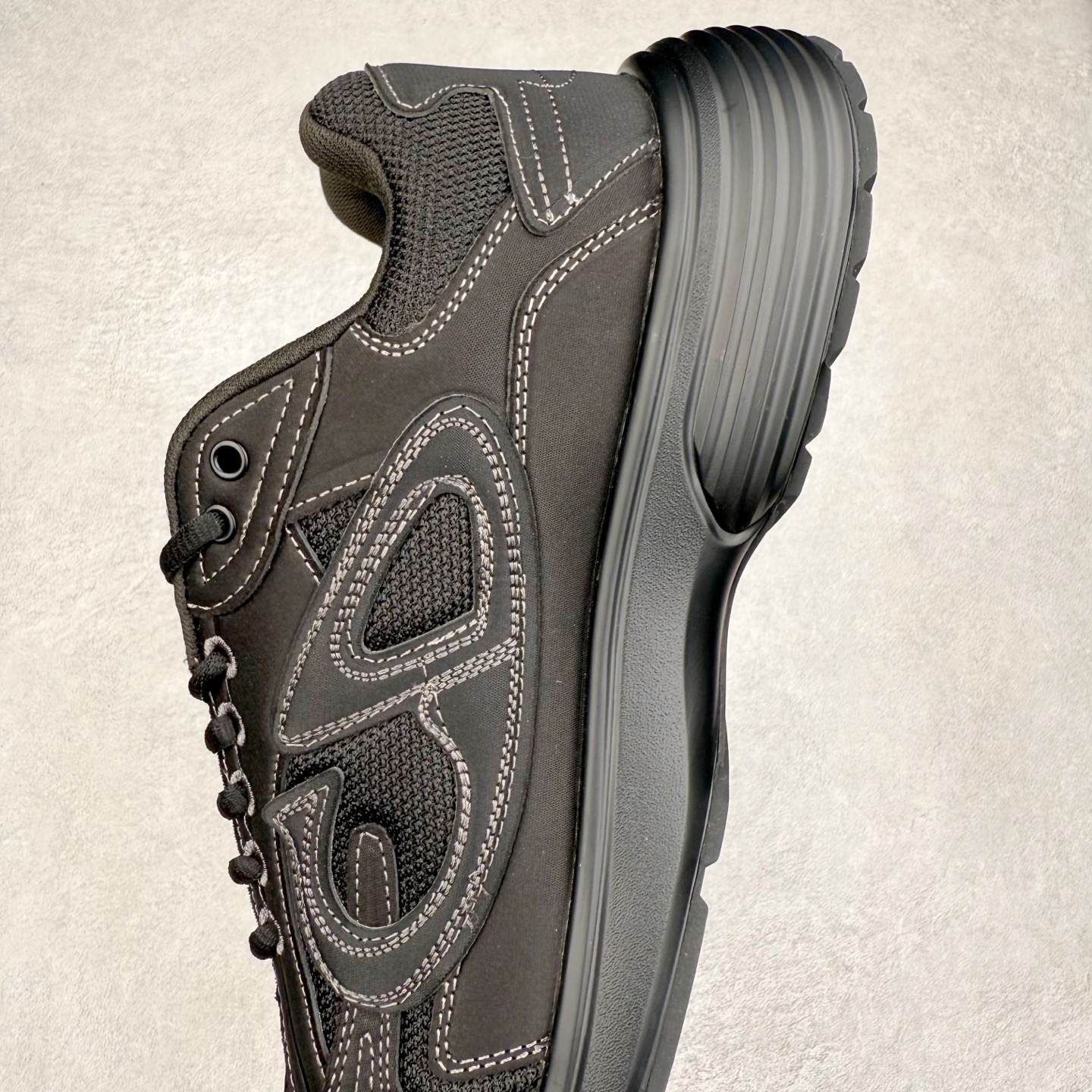 图片[7]-＃纯原福利 Dior x Stone Island 迪奥石头岛联名款B30系列休闲运动鞋老爹鞋 这次精彩的合作堪称一场别开生面的对话，展现了非凡的创意。金•琼斯 （KIM JONES）倾情呈献 DIOR AND STONEISLAND 限定系列，经典罗盘玫瑰与 DIOR 徽标相互融合 该款系列采用黑网色眼织物白和色科技料面精心制作，作饰以反光“CD30”图形标志，外格轻盈的刻雕效果橡胶鞋搭底配标志性点的缀提升格调，内弹部力细节塑造想理的舒适穿着体验可与各休式闲造型配搭，彰显尚时现代的运风动范 尺码：38 39 40 41 42 43 44 45 46 47-选品中心