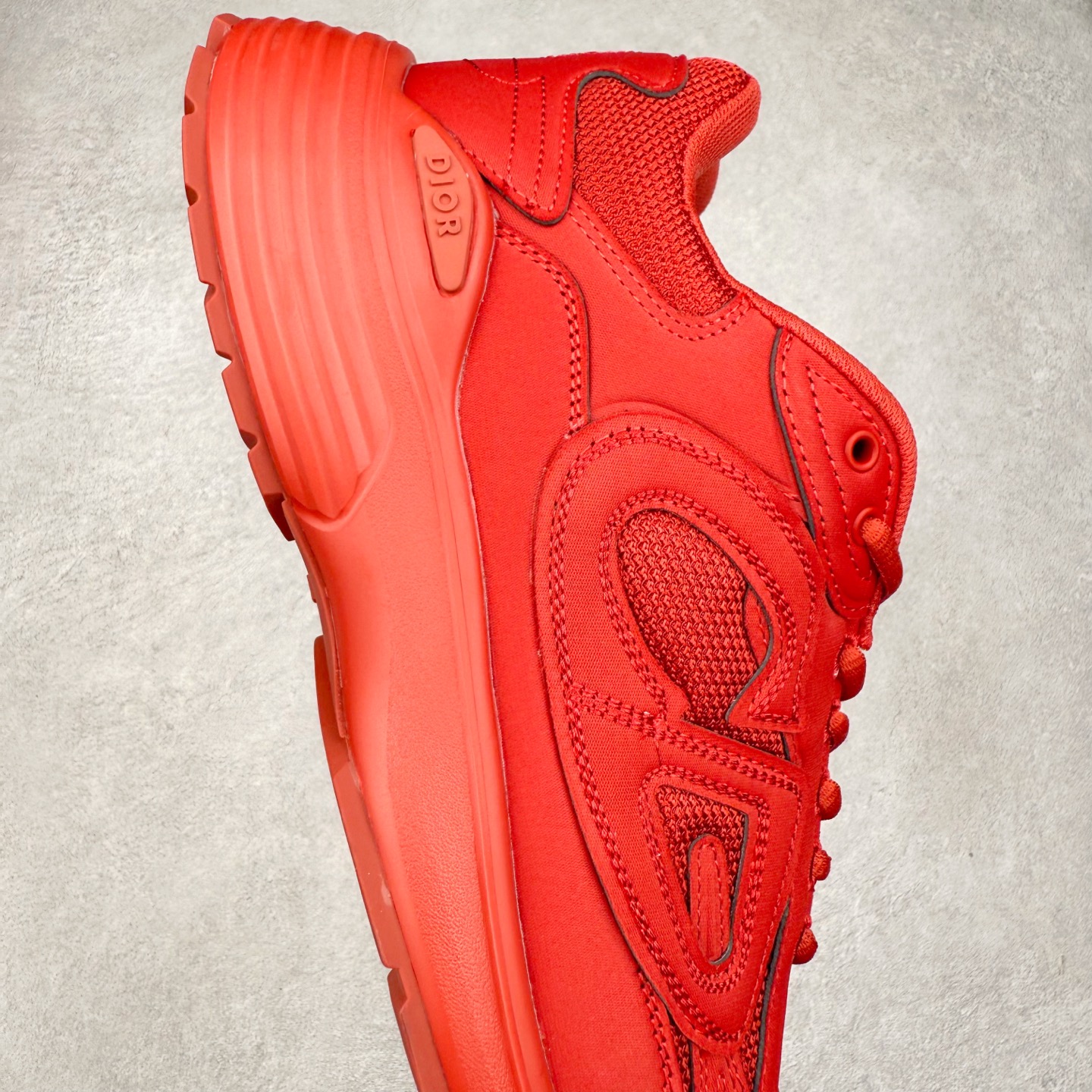 图片[6]-＃纯原福利 Dior x Stone Island 迪奥石头岛联名款B30系列休闲运动鞋老爹鞋 这次精彩的合作堪称一场别开生面的对话，展现了非凡的创意。金•琼斯 （KIM JONES）倾情呈献 DIOR AND STONEISLAND 限定系列，经典罗盘玫瑰与 DIOR 徽标相互融合 该款系列采用黑网色眼织物白和色科技料面精心制作，作饰以反光“CD30”图形标志，外格轻盈的刻雕效果橡胶鞋搭底配标志性点的缀提升格调，内弹部力细节塑造想理的舒适穿着体验可与各休式闲造型配搭，彰显尚时现代的运风动范 尺码：38 39 40 41 42 43 44 45 46 47-选品中心