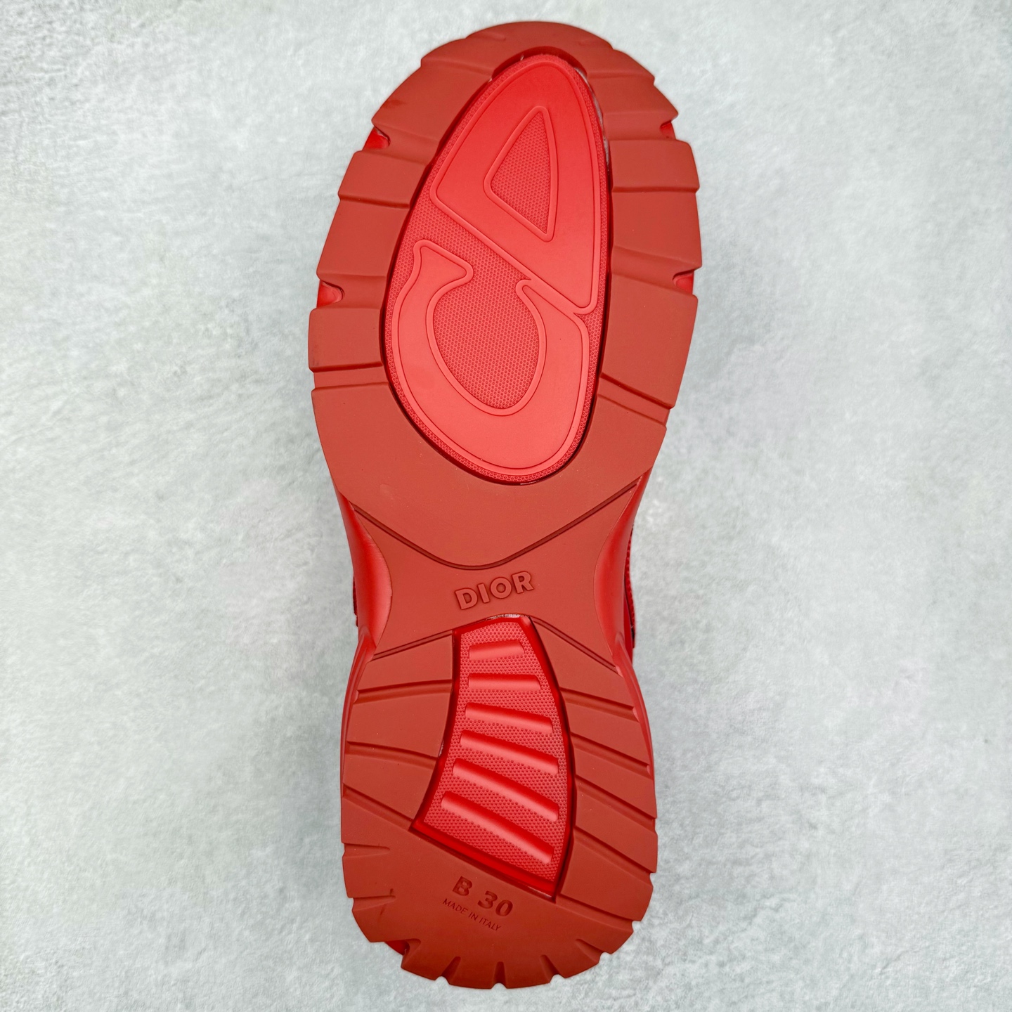 图片[9]-＃纯原福利 Dior x Stone Island 迪奥石头岛联名款B30系列休闲运动鞋老爹鞋 这次精彩的合作堪称一场别开生面的对话，展现了非凡的创意。金•琼斯 （KIM JONES）倾情呈献 DIOR AND STONEISLAND 限定系列，经典罗盘玫瑰与 DIOR 徽标相互融合 该款系列采用黑网色眼织物白和色科技料面精心制作，作饰以反光“CD30”图形标志，外格轻盈的刻雕效果橡胶鞋搭底配标志性点的缀提升格调，内弹部力细节塑造想理的舒适穿着体验可与各休式闲造型配搭，彰显尚时现代的运风动范 尺码：38 39 40 41 42 43 44 45 46 47-选品中心