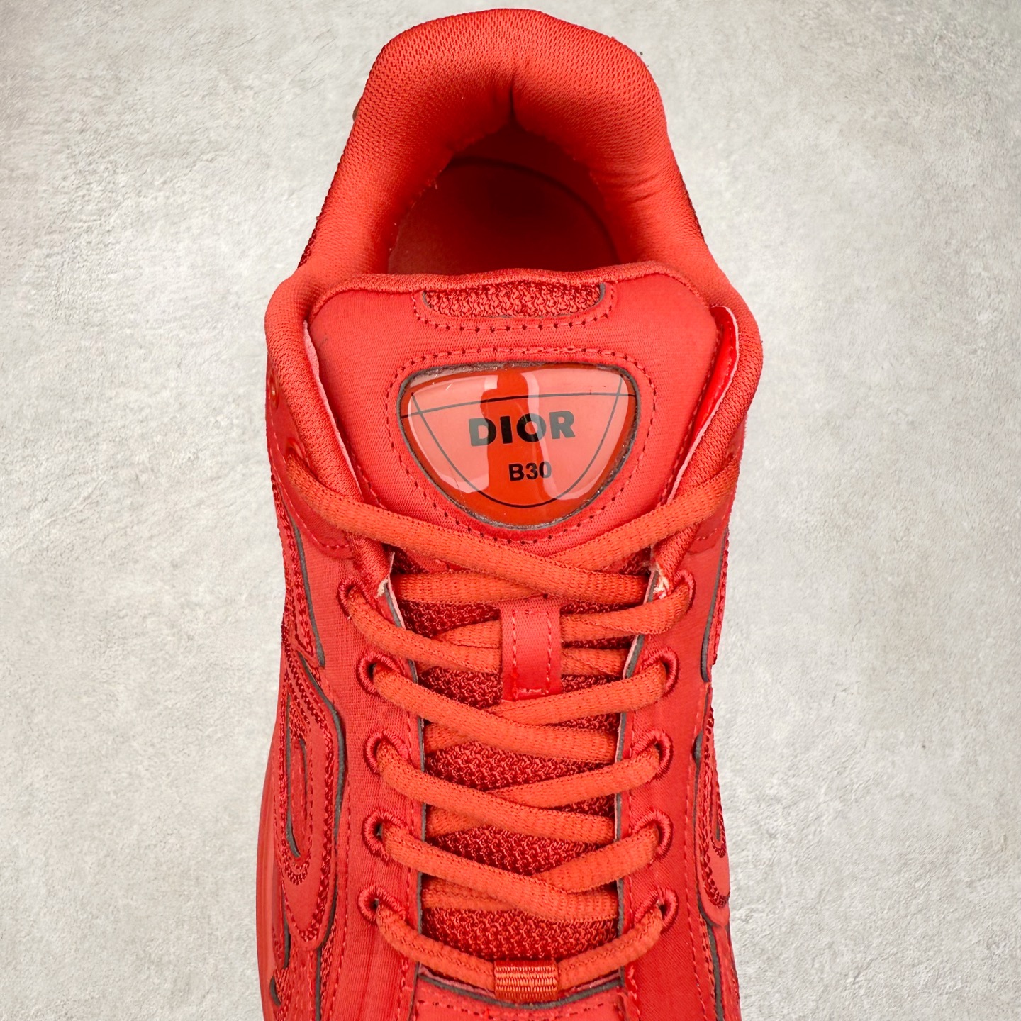 图片[5]-＃纯原福利 Dior x Stone Island 迪奥石头岛联名款B30系列休闲运动鞋老爹鞋 这次精彩的合作堪称一场别开生面的对话，展现了非凡的创意。金•琼斯 （KIM JONES）倾情呈献 DIOR AND STONEISLAND 限定系列，经典罗盘玫瑰与 DIOR 徽标相互融合 该款系列采用黑网色眼织物白和色科技料面精心制作，作饰以反光“CD30”图形标志，外格轻盈的刻雕效果橡胶鞋搭底配标志性点的缀提升格调，内弹部力细节塑造想理的舒适穿着体验可与各休式闲造型配搭，彰显尚时现代的运风动范 尺码：38 39 40 41 42 43 44 45 46 47-选品中心