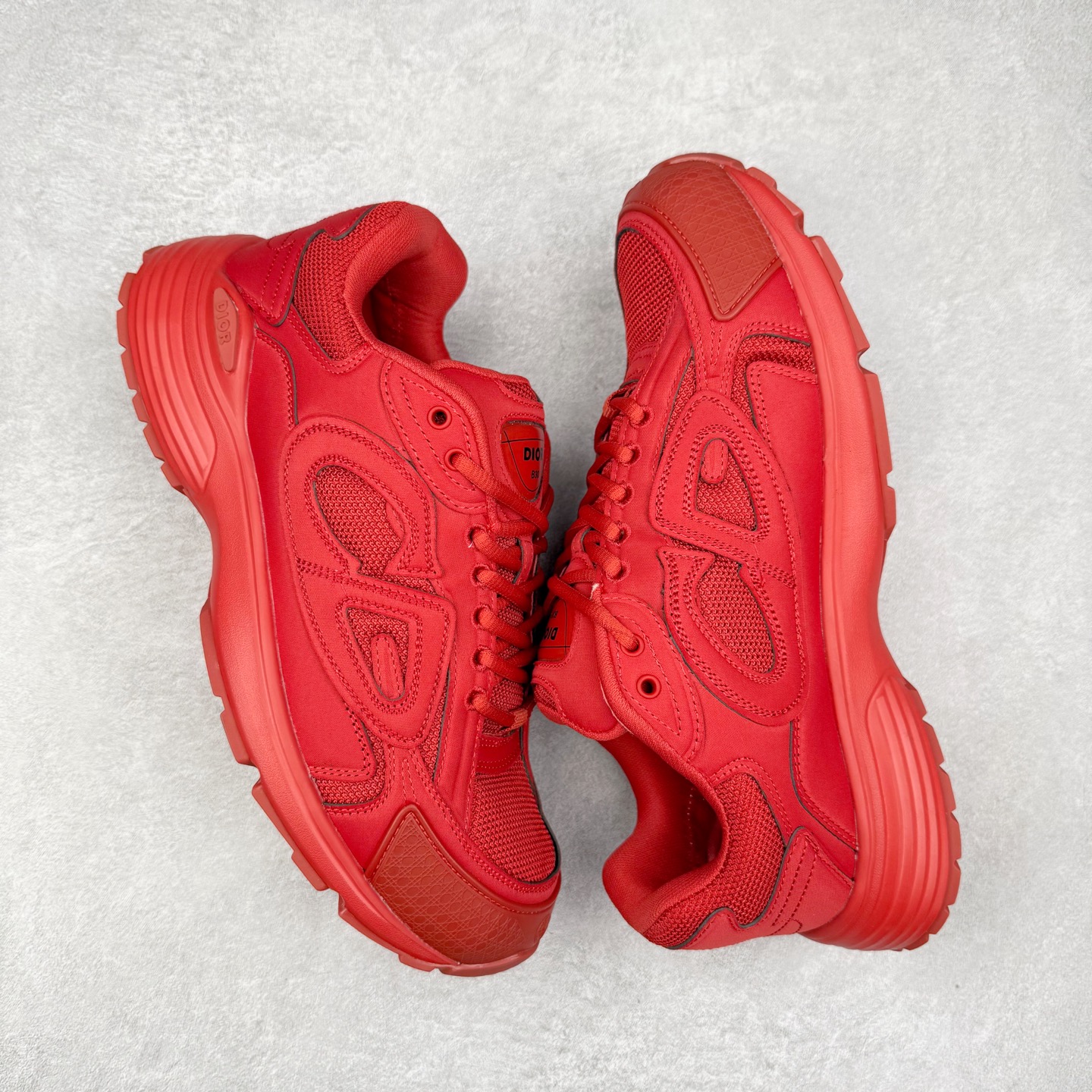 图片[3]-＃纯原福利 Dior x Stone Island 迪奥石头岛联名款B30系列休闲运动鞋老爹鞋 这次精彩的合作堪称一场别开生面的对话，展现了非凡的创意。金•琼斯 （KIM JONES）倾情呈献 DIOR AND STONEISLAND 限定系列，经典罗盘玫瑰与 DIOR 徽标相互融合 该款系列采用黑网色眼织物白和色科技料面精心制作，作饰以反光“CD30”图形标志，外格轻盈的刻雕效果橡胶鞋搭底配标志性点的缀提升格调，内弹部力细节塑造想理的舒适穿着体验可与各休式闲造型配搭，彰显尚时现代的运风动范 尺码：38 39 40 41 42 43 44 45 46 47-选品中心