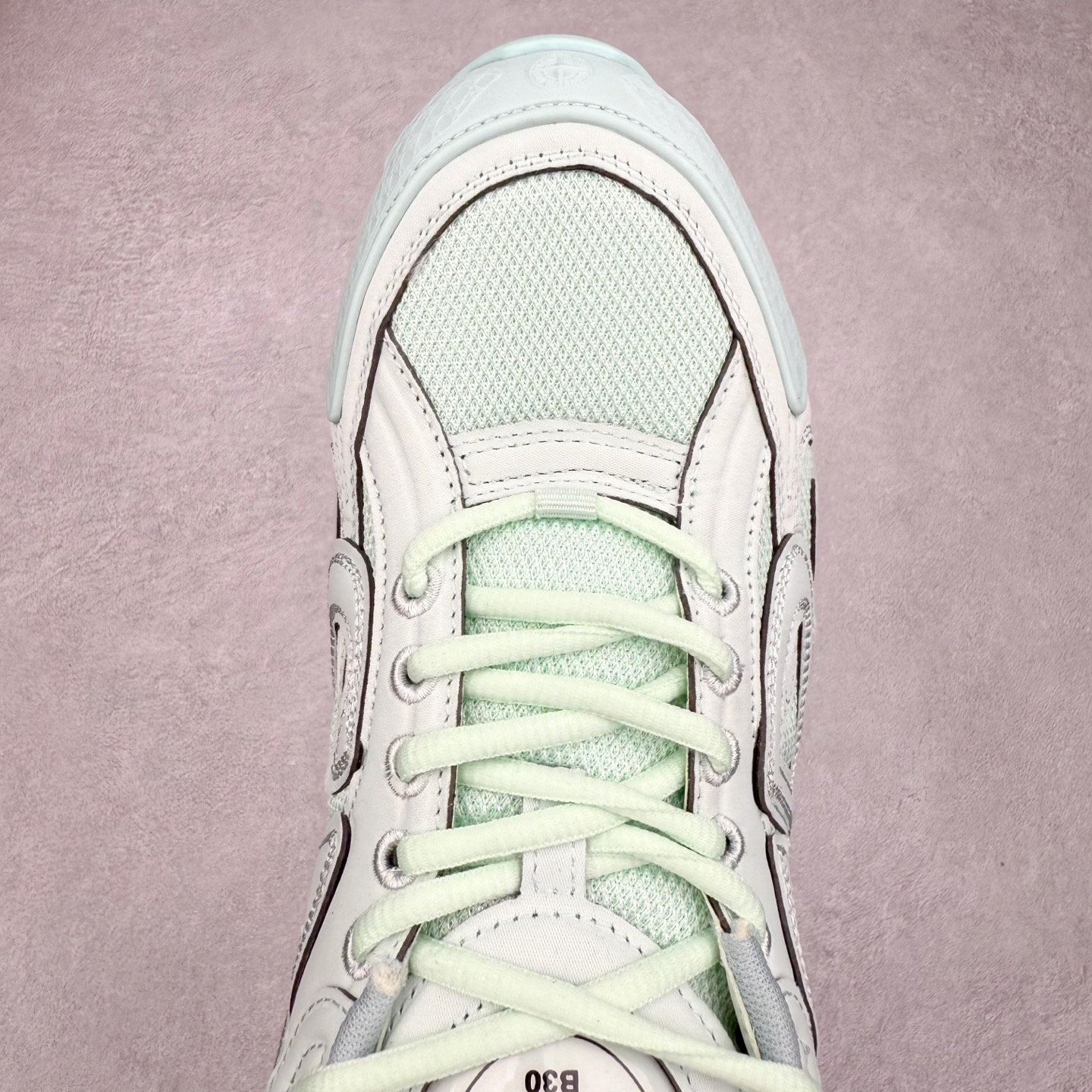 图片[4]-＃纯原福利 Dior x Stone Island 迪奥石头岛联名款B30系列休闲运动鞋老爹鞋 这次精彩的合作堪称一场别开生面的对话，展现了非凡的创意。金•琼斯 （KIM JONES）倾情呈献 DIOR AND STONEISLAND 限定系列，经典罗盘玫瑰与 DIOR 徽标相互融合 该款系列采用黑网色眼织物白和色科技料面精心制作，作饰以反光“CD30”图形标志，外格轻盈的刻雕效果橡胶鞋搭底配标志性点的缀提升格调，内弹部力细节塑造想理的舒适穿着体验可与各休式闲造型配搭，彰显尚时现代的运风动范 尺码：38 39 40 41 42 43 44 45 46 47-选品中心