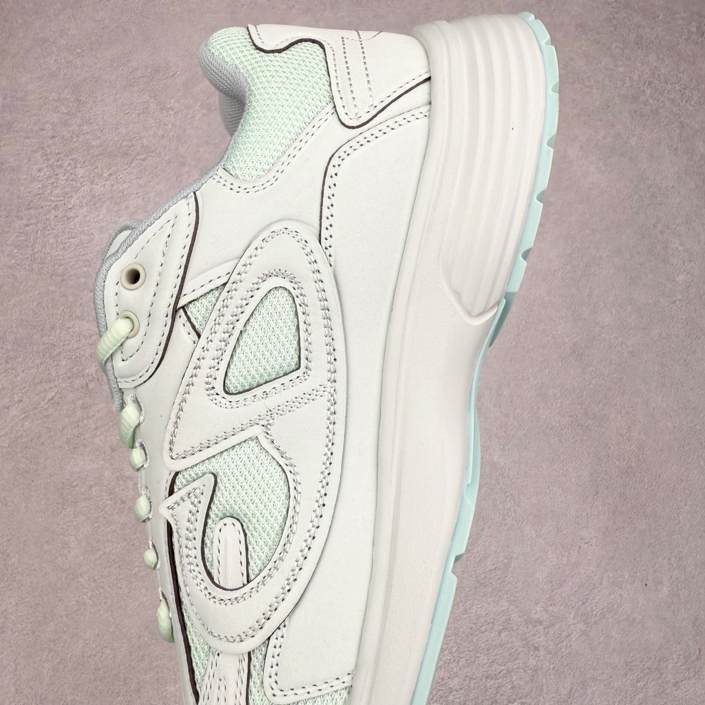 图片[7]-＃纯原福利 Dior x Stone Island 迪奥石头岛联名款B30系列休闲运动鞋老爹鞋 这次精彩的合作堪称一场别开生面的对话，展现了非凡的创意。金•琼斯 （KIM JONES）倾情呈献 DIOR AND STONEISLAND 限定系列，经典罗盘玫瑰与 DIOR 徽标相互融合 该款系列采用黑网色眼织物白和色科技料面精心制作，作饰以反光“CD30”图形标志，外格轻盈的刻雕效果橡胶鞋搭底配标志性点的缀提升格调，内弹部力细节塑造想理的舒适穿着体验可与各休式闲造型配搭，彰显尚时现代的运风动范 尺码：38 39 40 41 42 43 44 45 46 47-选品中心