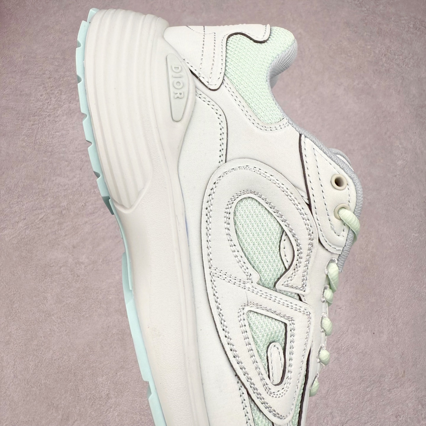 图片[6]-＃纯原福利 Dior x Stone Island 迪奥石头岛联名款B30系列休闲运动鞋老爹鞋 这次精彩的合作堪称一场别开生面的对话，展现了非凡的创意。金•琼斯 （KIM JONES）倾情呈献 DIOR AND STONEISLAND 限定系列，经典罗盘玫瑰与 DIOR 徽标相互融合 该款系列采用黑网色眼织物白和色科技料面精心制作，作饰以反光“CD30”图形标志，外格轻盈的刻雕效果橡胶鞋搭底配标志性点的缀提升格调，内弹部力细节塑造想理的舒适穿着体验可与各休式闲造型配搭，彰显尚时现代的运风动范 尺码：38 39 40 41 42 43 44 45 46 47-选品中心