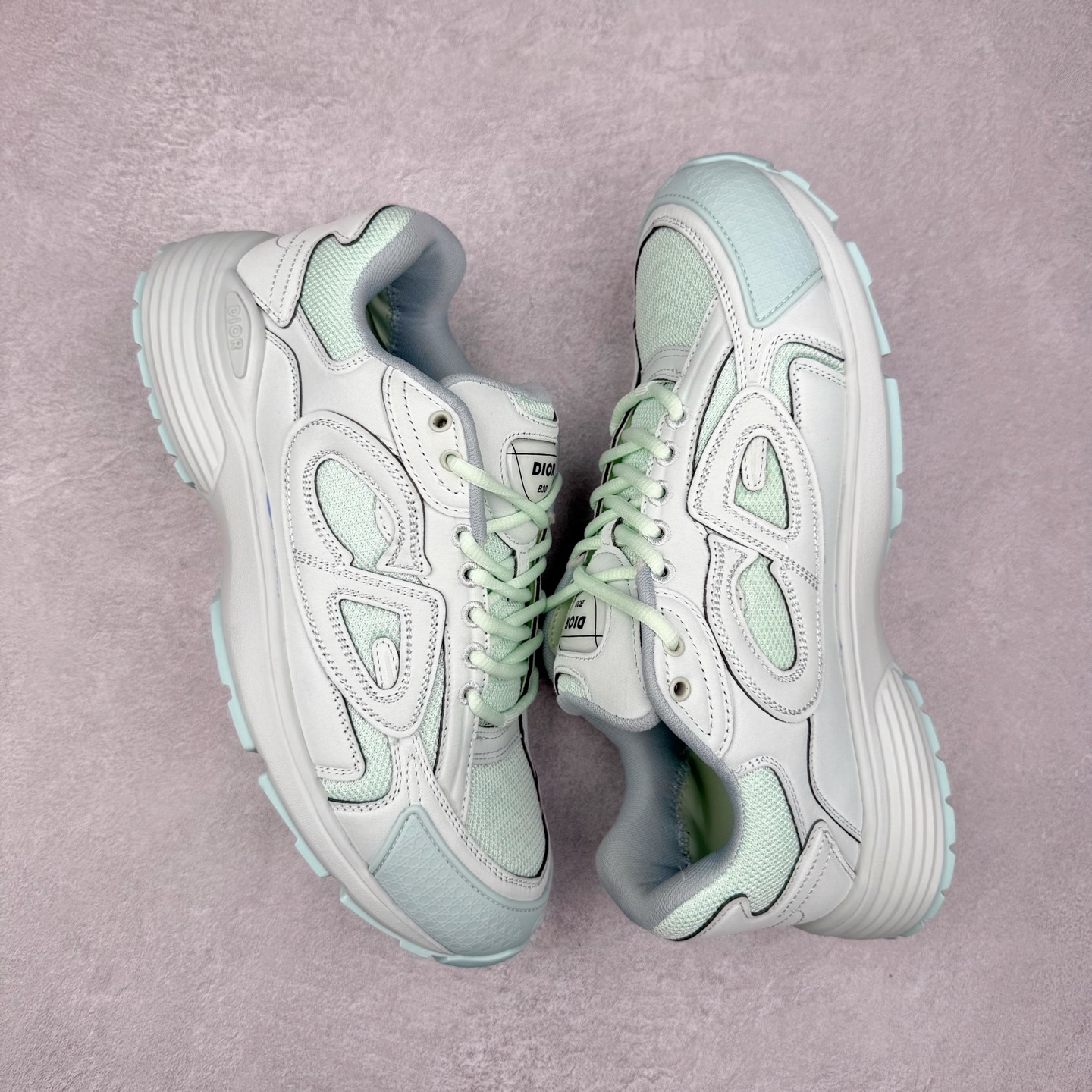 图片[3]-＃纯原福利 Dior x Stone Island 迪奥石头岛联名款B30系列休闲运动鞋老爹鞋 这次精彩的合作堪称一场别开生面的对话，展现了非凡的创意。金•琼斯 （KIM JONES）倾情呈献 DIOR AND STONEISLAND 限定系列，经典罗盘玫瑰与 DIOR 徽标相互融合 该款系列采用黑网色眼织物白和色科技料面精心制作，作饰以反光“CD30”图形标志，外格轻盈的刻雕效果橡胶鞋搭底配标志性点的缀提升格调，内弹部力细节塑造想理的舒适穿着体验可与各休式闲造型配搭，彰显尚时现代的运风动范 尺码：38 39 40 41 42 43 44 45 46 47-选品中心