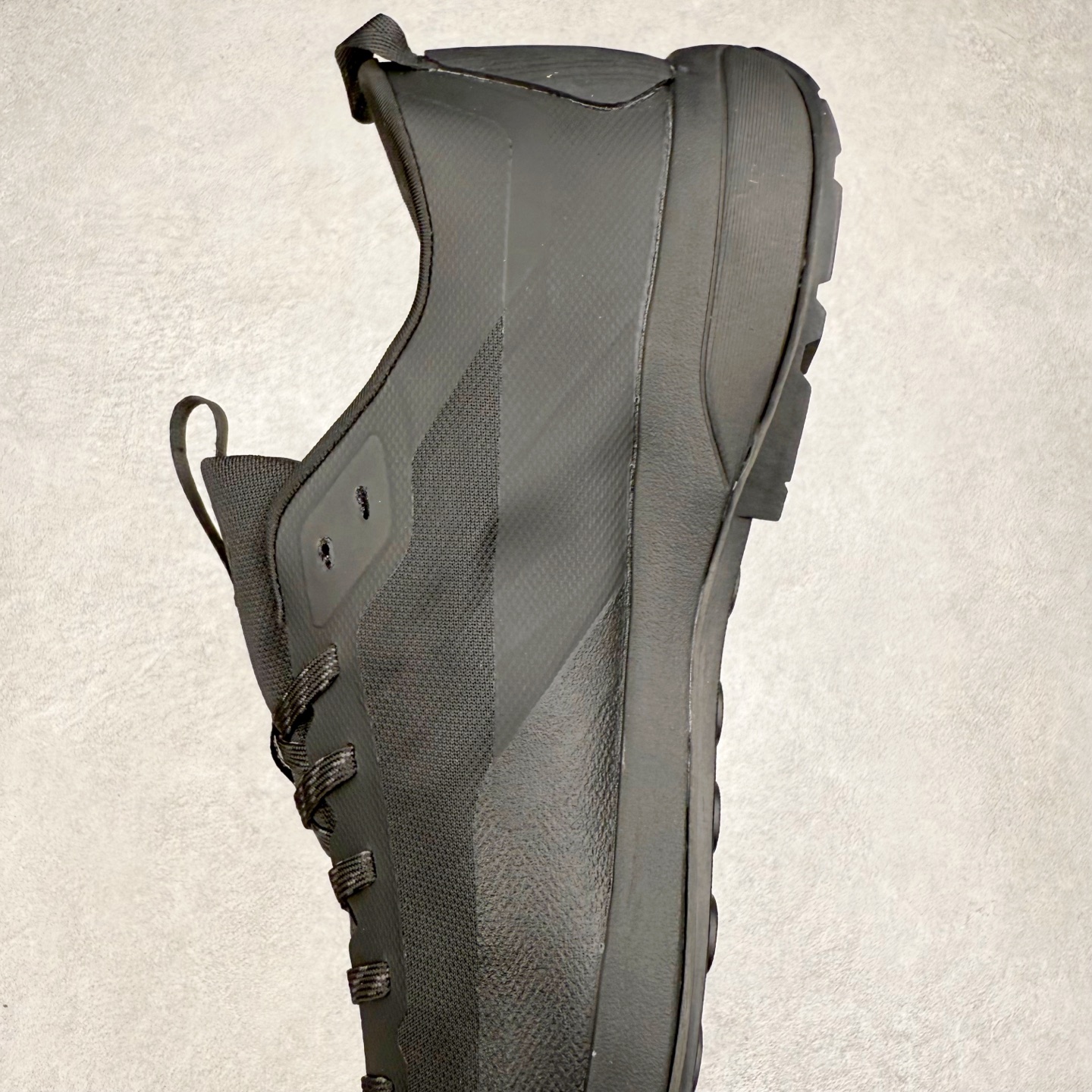 图片[7]-Arcteryx Konseal Lt 始祖鸟舒适百搭防滑耐磨低帮登山鞋 Arcteryx中文名始祖鸟 加拿大户外服饰品牌 1989年创立于加拿大温哥华 始祖鸟来自加拿大海岸山脉 植根高山的专业户外品牌 始终秉承对精湛设计和工艺孜孜以求的准则 从1989年创立至今 Arcteryx始终不断在产品设计与做工上不惜工本 以满足始祖鸟的标准 品质、设计以及精简的理念造就了其良好的性能 并能满足严苛环境下的使用需求 尺码：36 37 38 39 40 41 42 43 44 45-选品中心