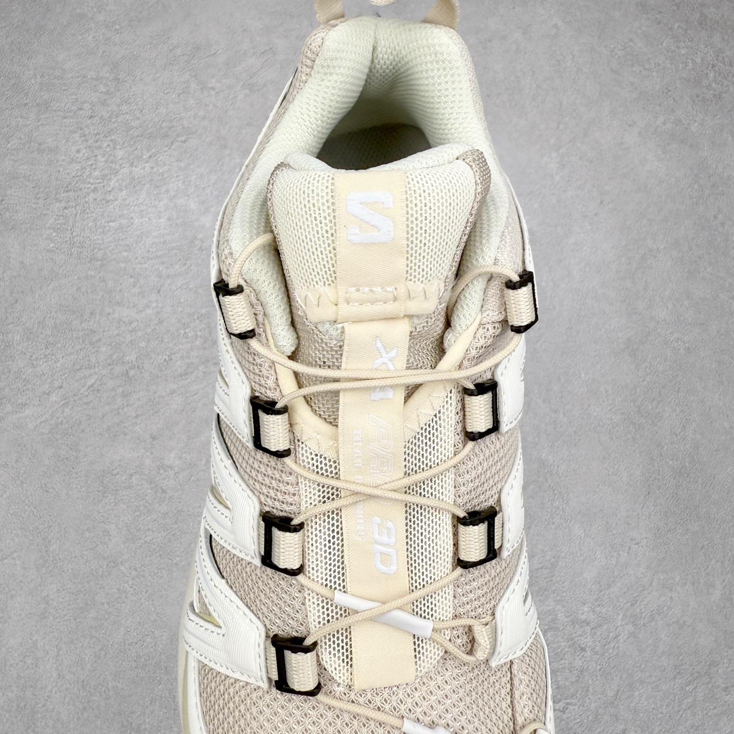 图片[5]-SALOMON XA Pro 3D ADV 萨洛蒙潮流越野机能户外功能鞋 纯原外贸平台特供订单 耗时半年巨作 全套原纸板楦头开发 原厂特供网布配套加持 确保原汁原味 完美呈现版型 原档数据独家私模五层组合大底 原装Ortholite轻量化鞋垫 中底布带钢印编号 原厂TPU锁扣 进口港宝加持 后跟自然饱满 还原公司包裹性 鞋面采用SENSIFT贴合技术 全方位贴合包裹脚型 鞋跟部鞋底牵引设计 提供强大的抓地性能 更适应野外崎岖不平的道路 其3D ADVANCED CHASSIS底盘 材料轻量大化 钉齿设计更具稳定性 防护性 鞋底易磨损区运用CONTAGRIP高耐磨材料 应对城市硬质路面长距离跑考验 尺码：36 36.5 37.5 38 38.5 39 40 40.5 41 42 42.5 43 44 44.5 45-选品中心