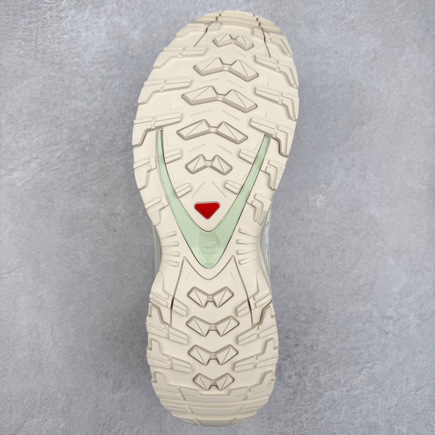 图片[9]-SALOMON XA Pro 3D ADV 萨洛蒙潮流越野机能户外功能鞋 纯原外贸平台特供订单 耗时半年巨作 全套原纸板楦头开发 原厂特供网布配套加持 确保原汁原味 完美呈现版型 原档数据独家私模五层组合大底 原装Ortholite轻量化鞋垫 中底布带钢印编号 原厂TPU锁扣 进口港宝加持 后跟自然饱满 还原公司包裹性 鞋面采用SENSIFT贴合技术 全方位贴合包裹脚型 鞋跟部鞋底牵引设计 提供强大的抓地性能 更适应野外崎岖不平的道路 其3D ADVANCED CHASSIS底盘 材料轻量大化 钉齿设计更具稳定性 防护性 鞋底易磨损区运用CONTAGRIP高耐磨材料 应对城市硬质路面长距离跑考验 尺码：36 36.5 37.5 38 38.5 39 40 40.5 41 42 42.5 43 44 44.5 45-选品中心