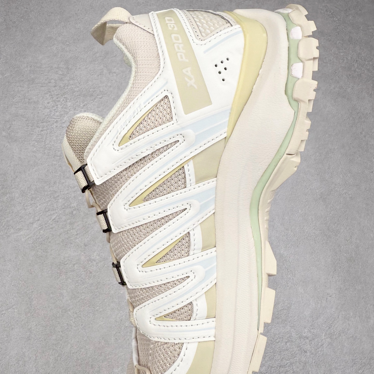 图片[7]-SALOMON XA Pro 3D ADV 萨洛蒙潮流越野机能户外功能鞋 纯原外贸平台特供订单 耗时半年巨作 全套原纸板楦头开发 原厂特供网布配套加持 确保原汁原味 完美呈现版型 原档数据独家私模五层组合大底 原装Ortholite轻量化鞋垫 中底布带钢印编号 原厂TPU锁扣 进口港宝加持 后跟自然饱满 还原公司包裹性 鞋面采用SENSIFT贴合技术 全方位贴合包裹脚型 鞋跟部鞋底牵引设计 提供强大的抓地性能 更适应野外崎岖不平的道路 其3D ADVANCED CHASSIS底盘 材料轻量大化 钉齿设计更具稳定性 防护性 鞋底易磨损区运用CONTAGRIP高耐磨材料 应对城市硬质路面长距离跑考验 尺码：36 36.5 37.5 38 38.5 39 40 40.5 41 42 42.5 43 44 44.5 45-选品中心