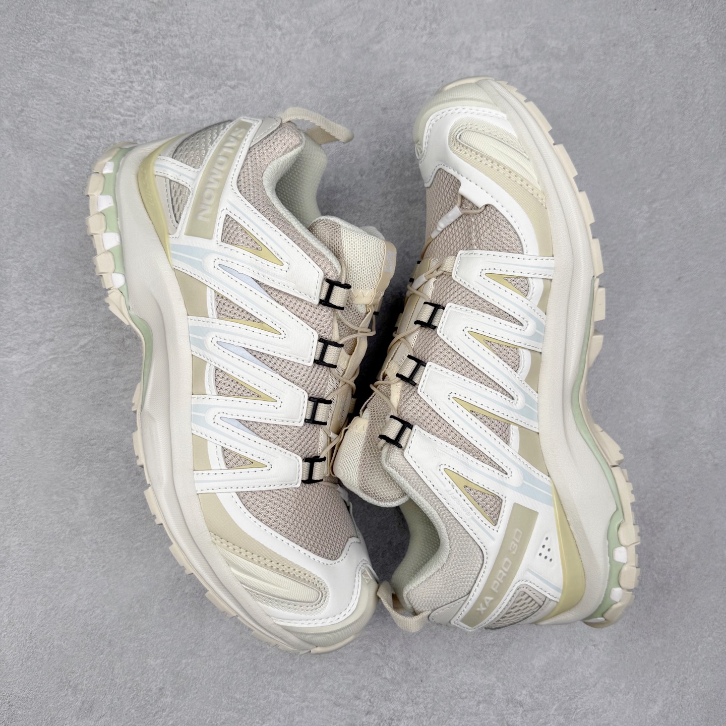 图片[3]-SALOMON XA Pro 3D ADV 萨洛蒙潮流越野机能户外功能鞋 纯原外贸平台特供订单 耗时半年巨作 全套原纸板楦头开发 原厂特供网布配套加持 确保原汁原味 完美呈现版型 原档数据独家私模五层组合大底 原装Ortholite轻量化鞋垫 中底布带钢印编号 原厂TPU锁扣 进口港宝加持 后跟自然饱满 还原公司包裹性 鞋面采用SENSIFT贴合技术 全方位贴合包裹脚型 鞋跟部鞋底牵引设计 提供强大的抓地性能 更适应野外崎岖不平的道路 其3D ADVANCED CHASSIS底盘 材料轻量大化 钉齿设计更具稳定性 防护性 鞋底易磨损区运用CONTAGRIP高耐磨材料 应对城市硬质路面长距离跑考验 尺码：36 36.5 37.5 38 38.5 39 40 40.5 41 42 42.5 43 44 44.5 45-选品中心